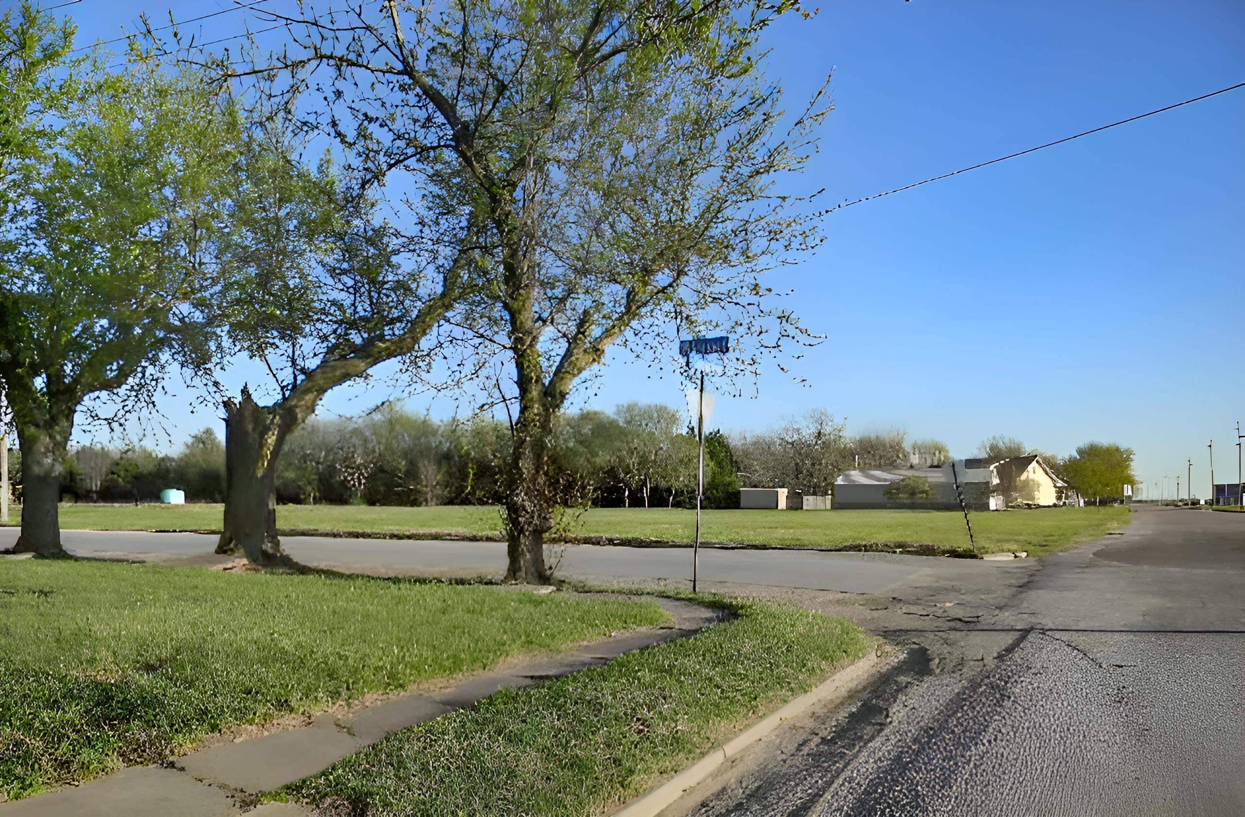 111 S Kansas Ave, Canton, KS 67428