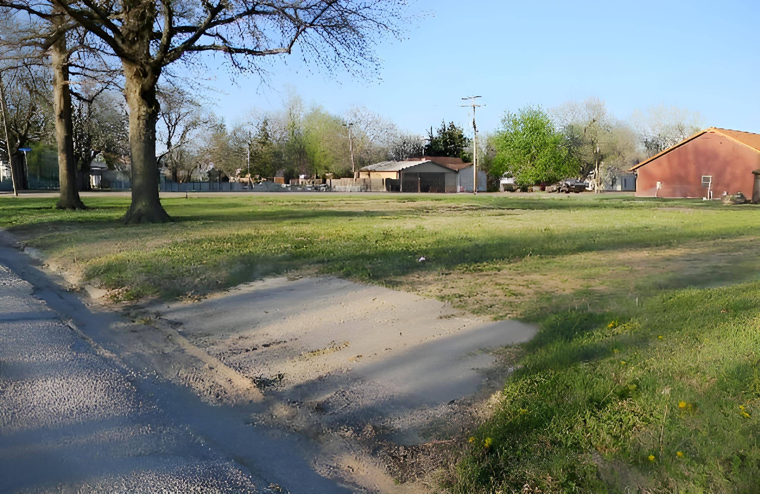 111 S Kansas Ave, Canton, KS 67428