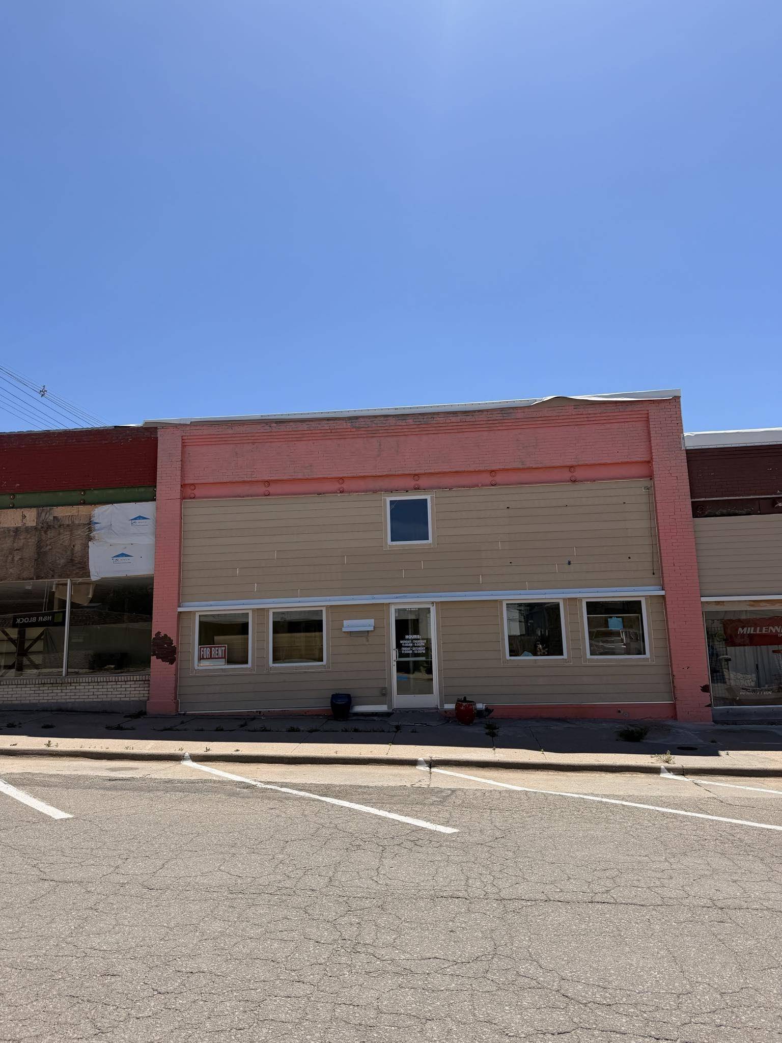 13 W Main, Herington, KS 67449