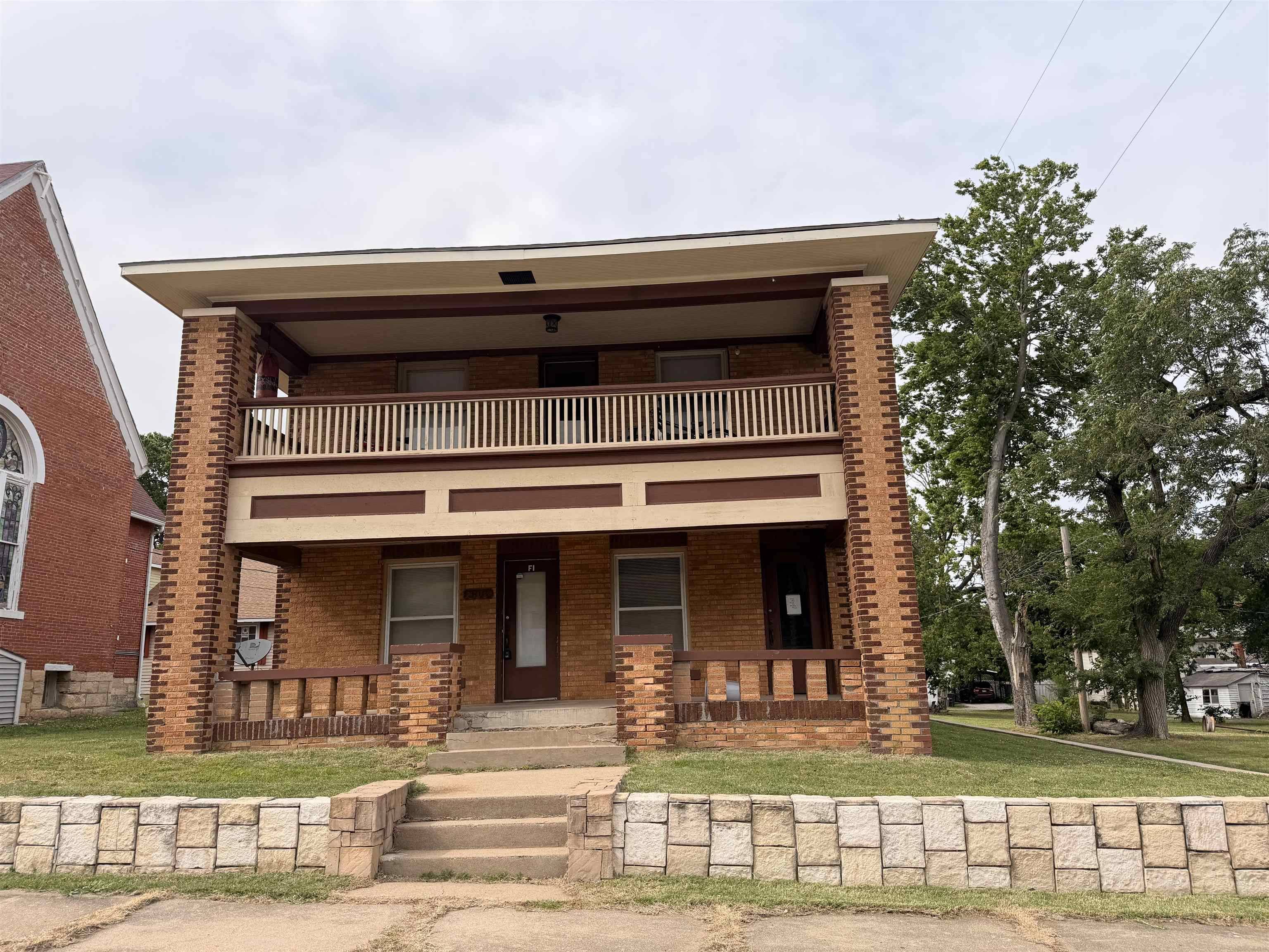 308 E 5th Ave, Arkansas City, KS 67005