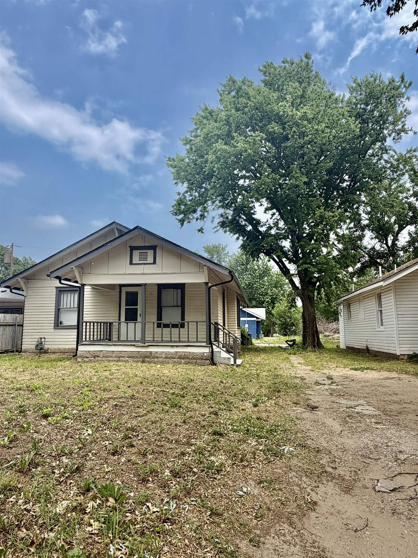 1126 N 1st, Arkansas City, KS 67005