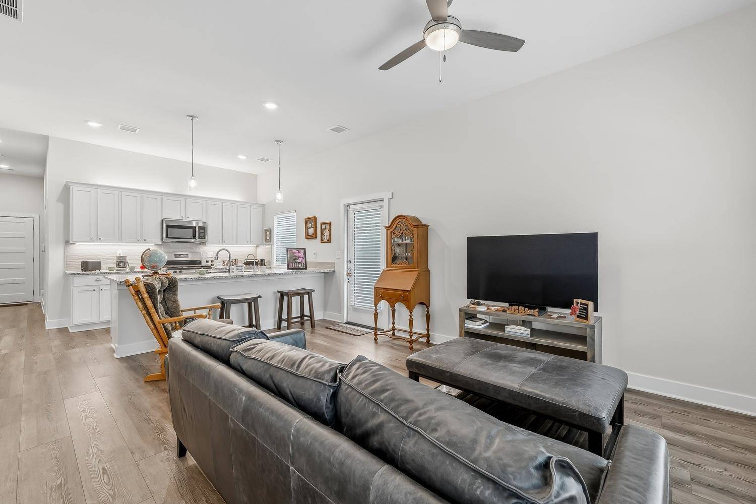 441 E Douglas Ave, Andover, KS 67002-8973