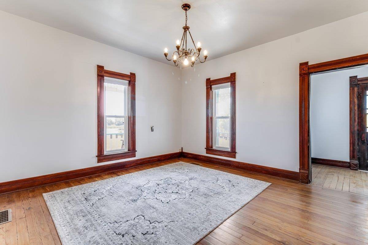 26775 W 103rd St S, Viola, KS 67149-9652