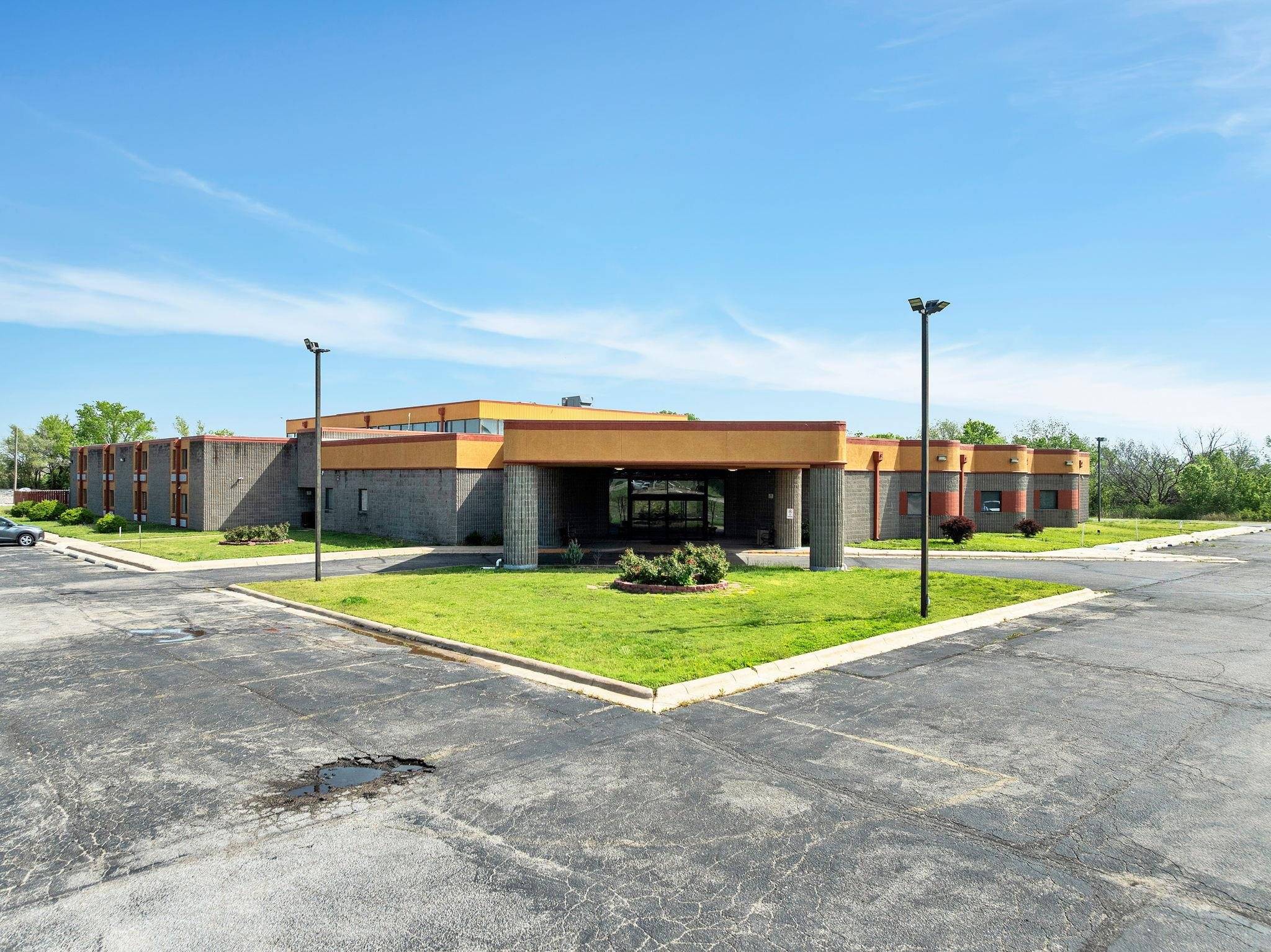 3232 N Summit St, Arkansas City, KS 67005