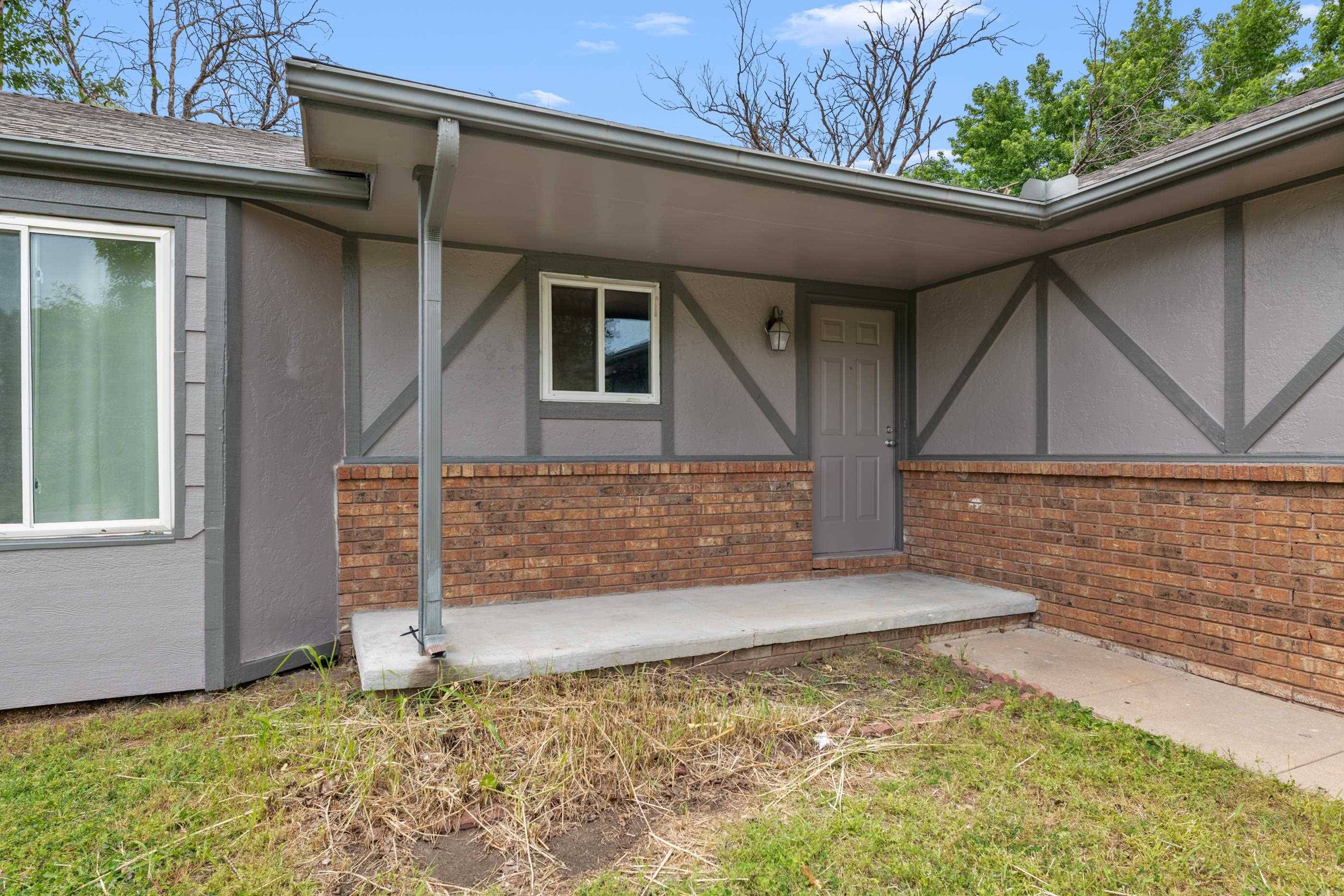 6707 E Pepperwood Ct, Wichita, KS 67226