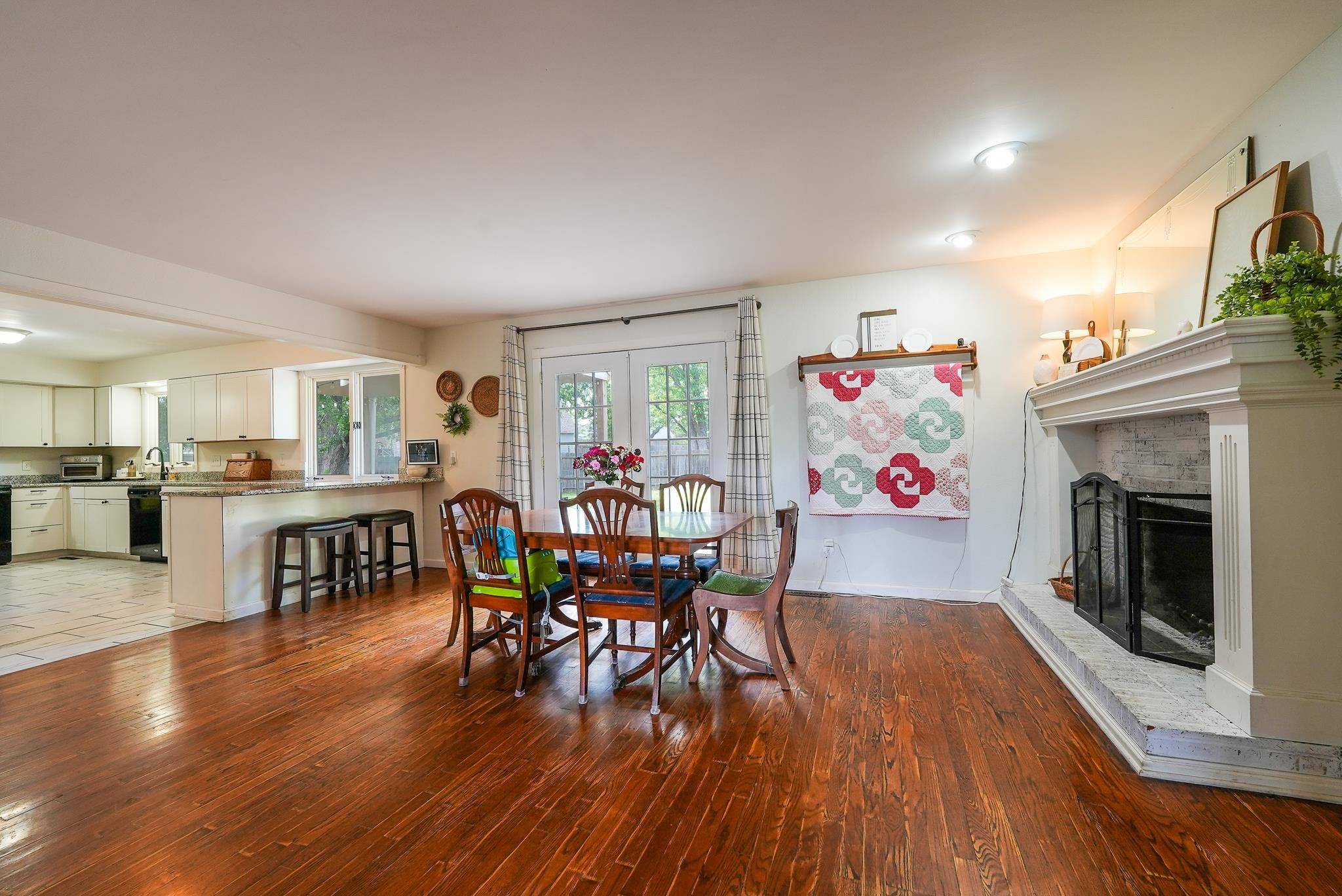 120 S Lexington Ct, Andover, KS 67002