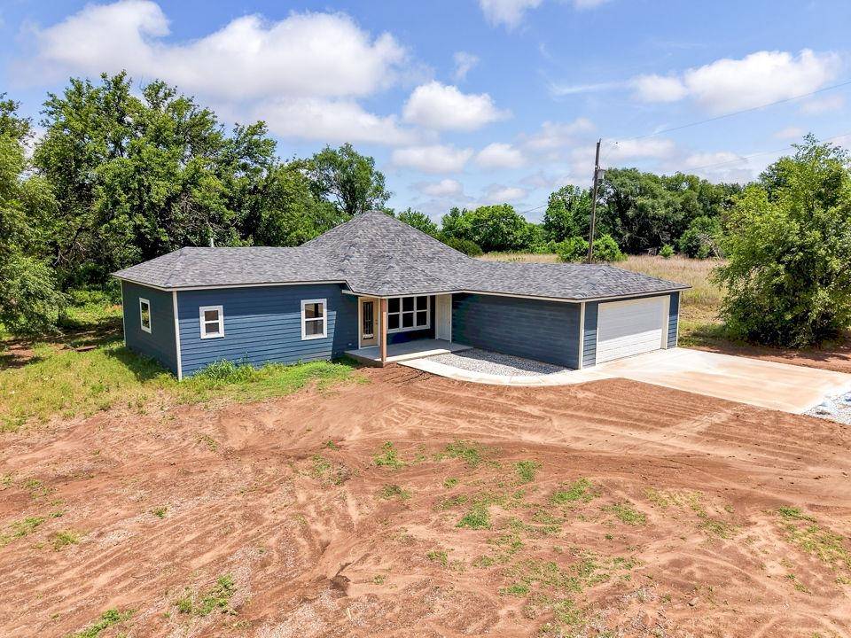 2118 W Radio Ln, Arkansas City, KS 67005