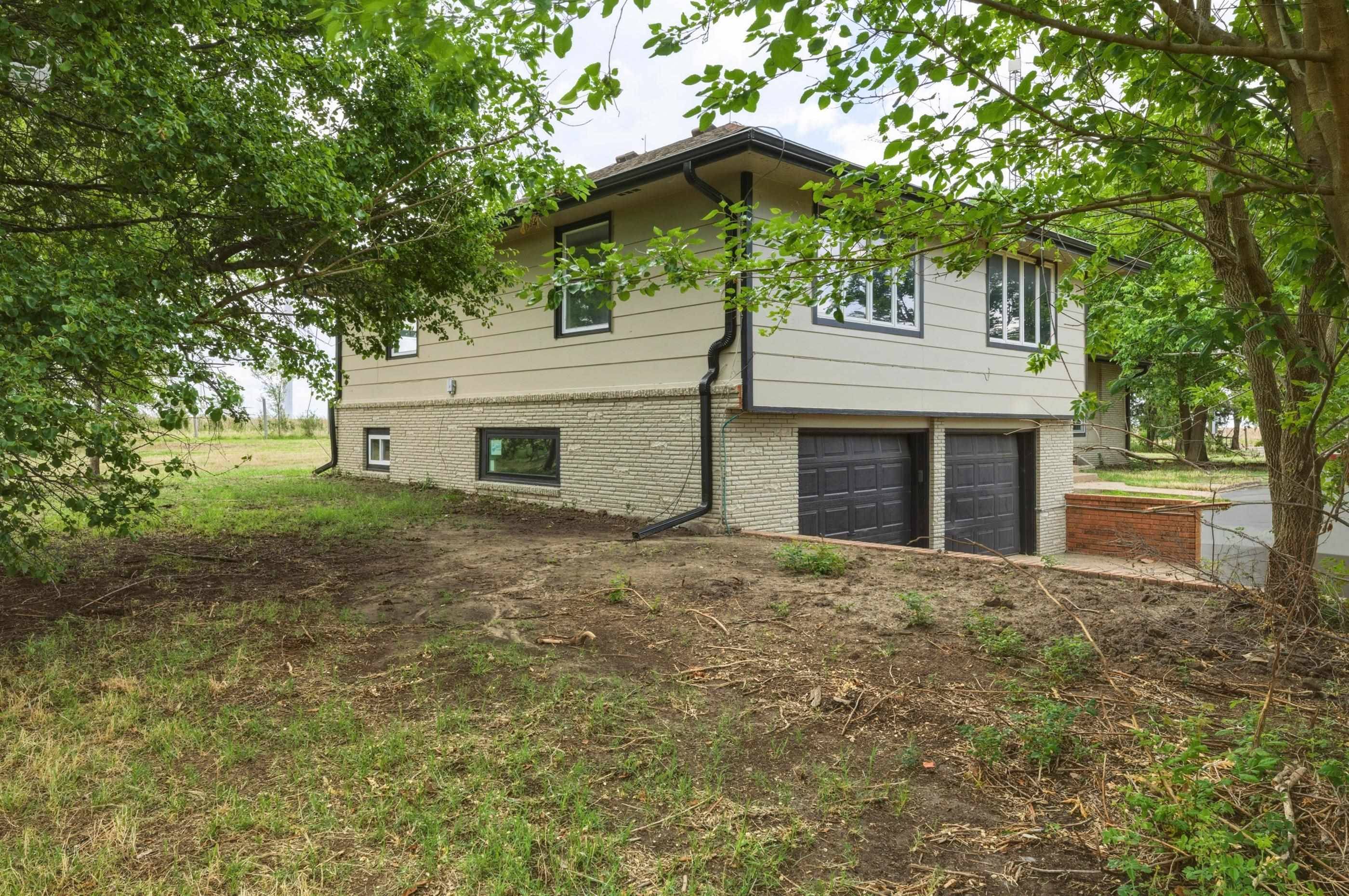 789 E 100th St S, South Haven, KS 67140