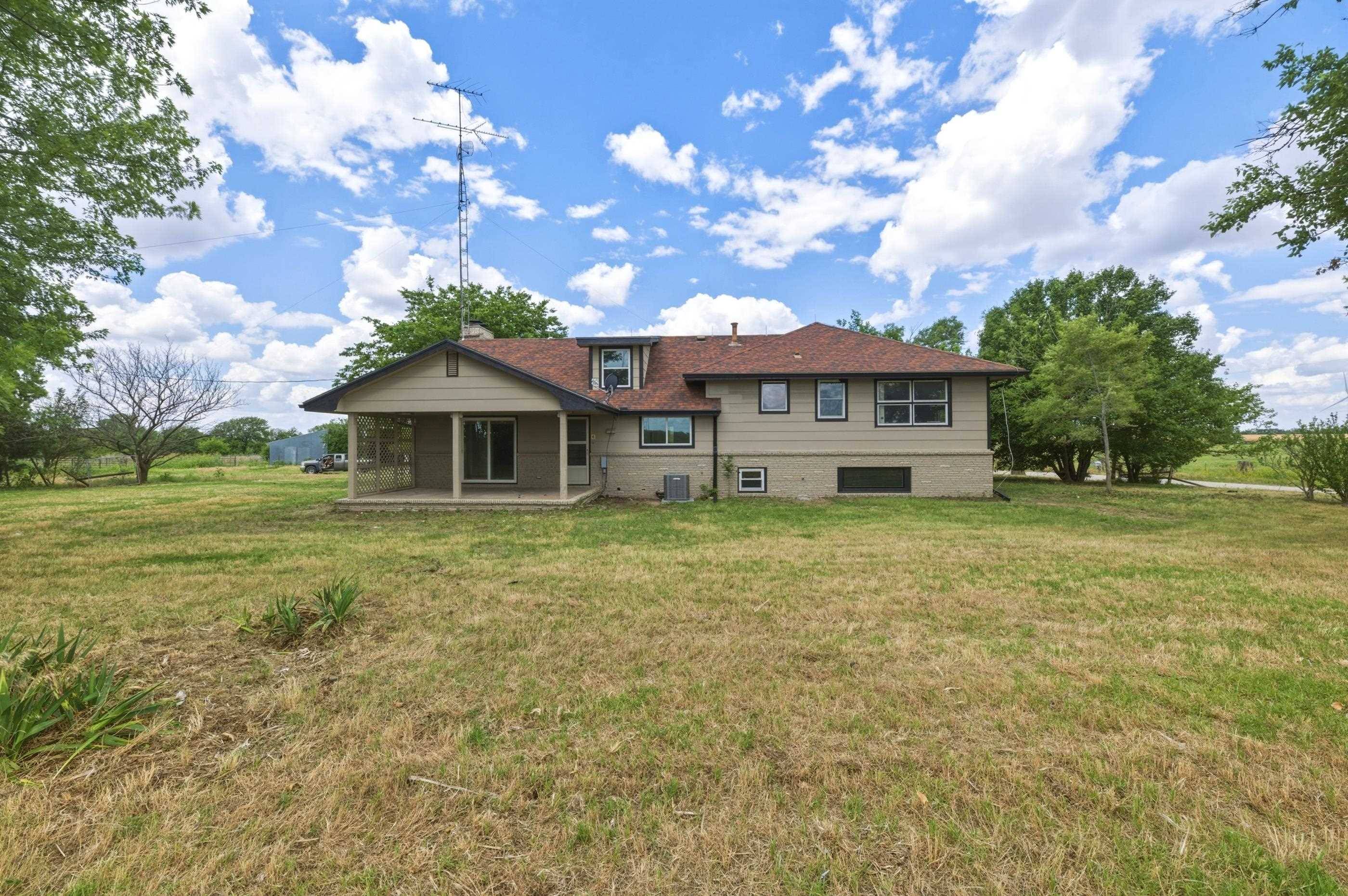 789 E 100th St S, South Haven, KS 67140