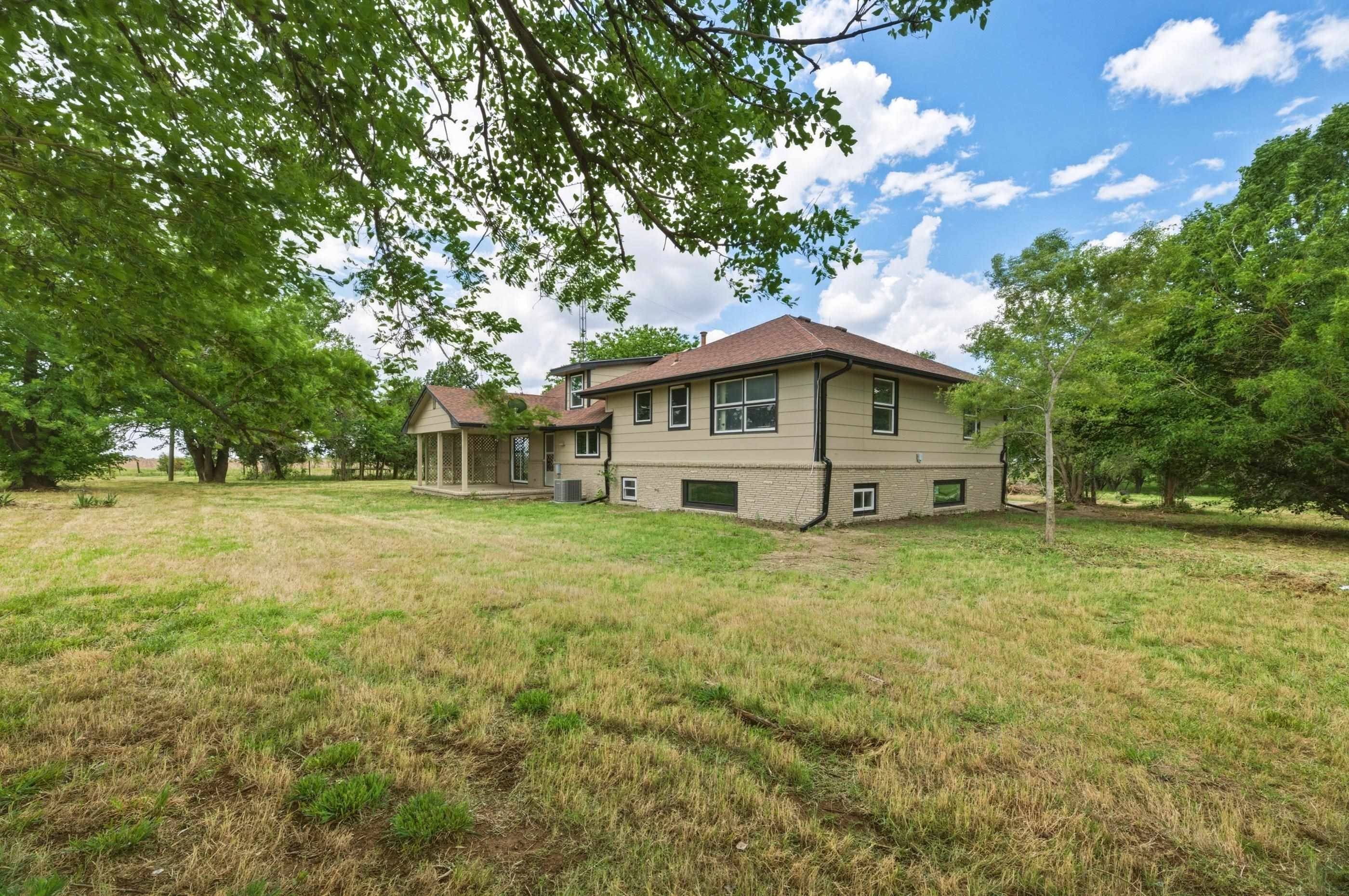 789 E 100th St S, South Haven, KS 67140