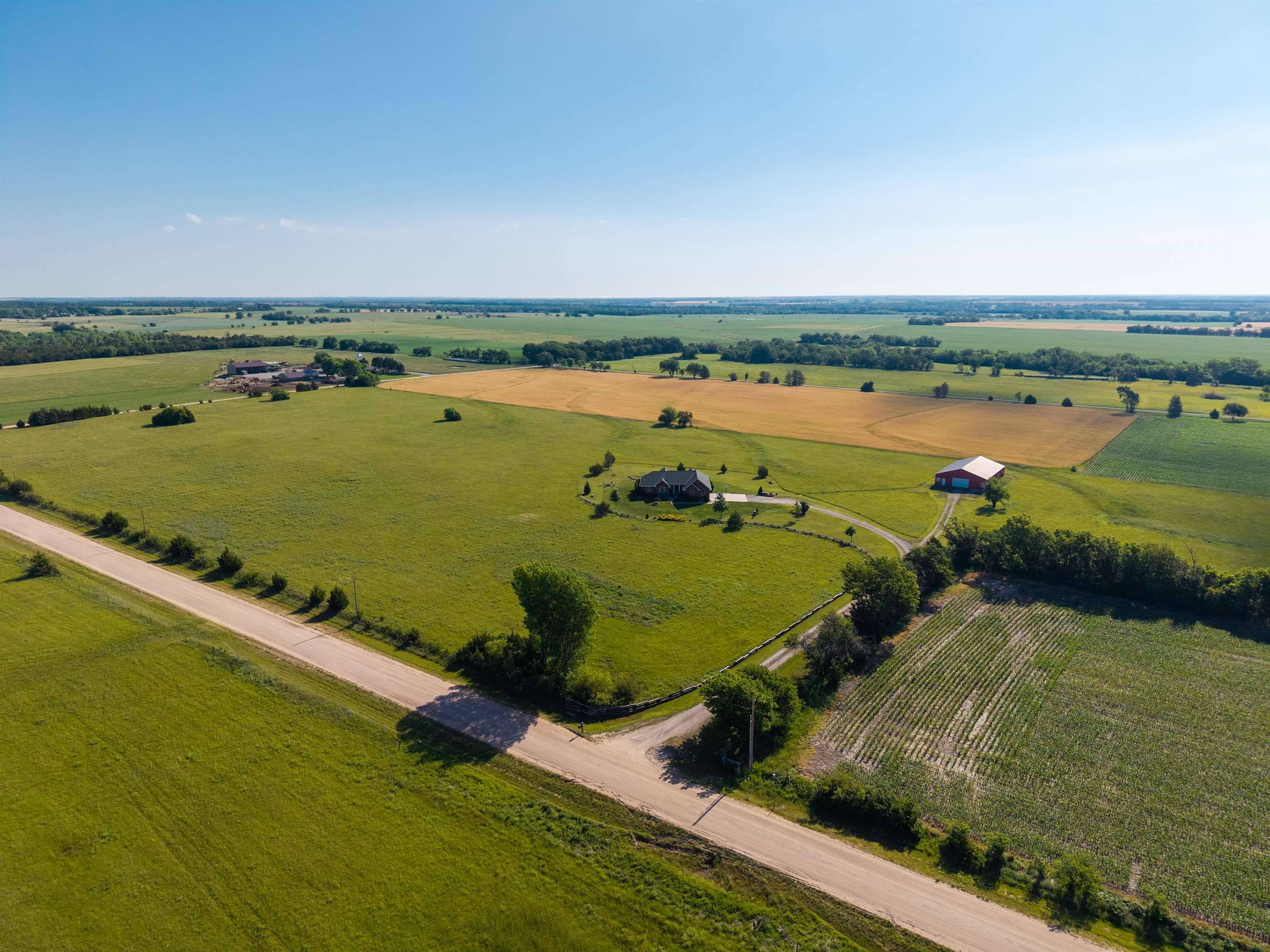 2100 N East Lake Rd, Newton, KS 67114