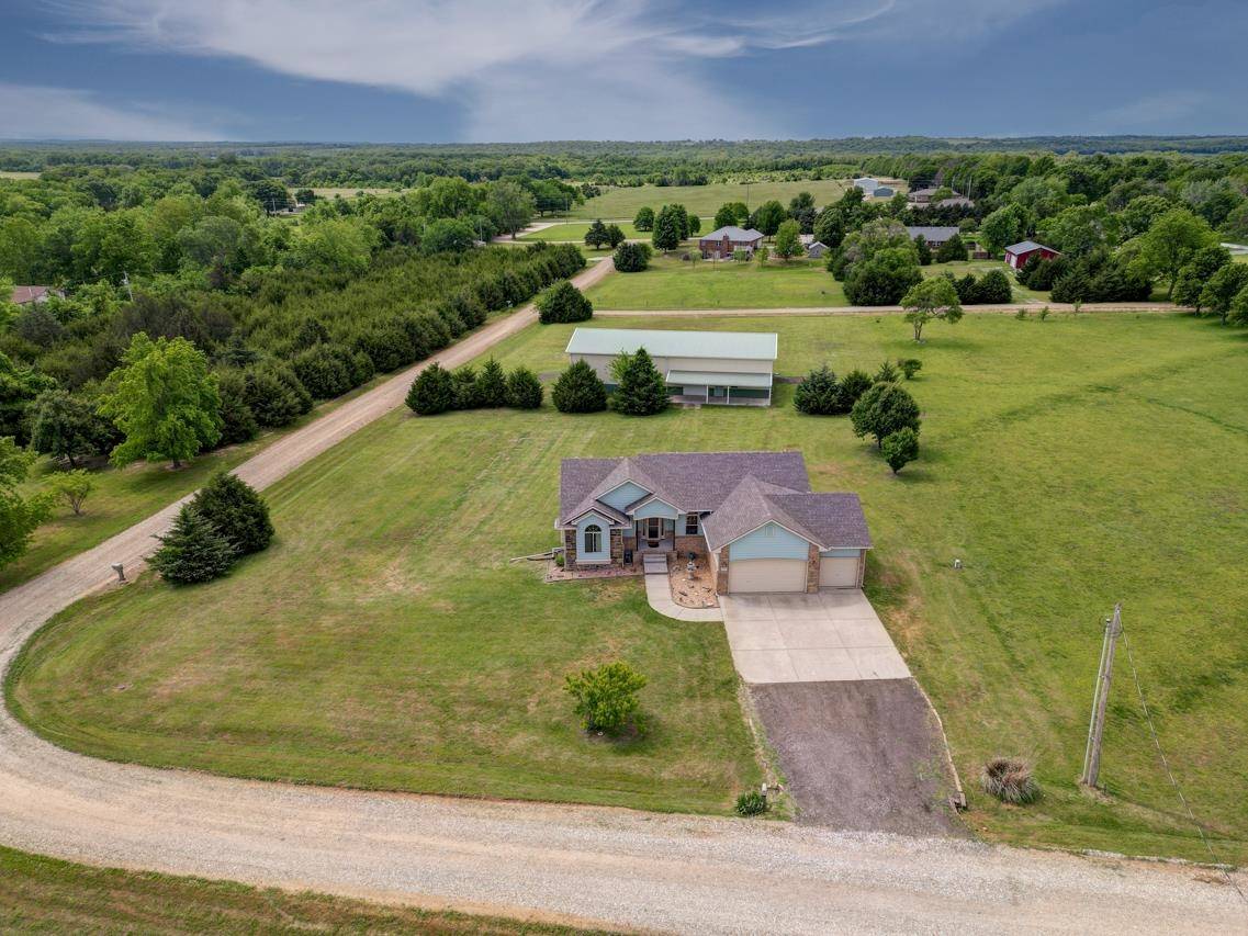 10307 Quail Ln, Arkansas City, KS 67005