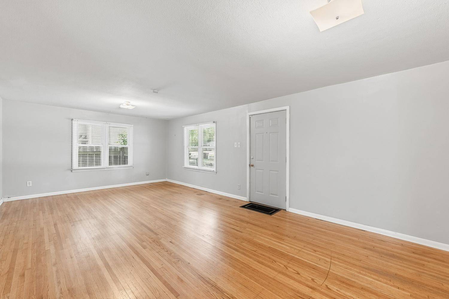 1702 S Greenwood Ave, Wichita, KS 67211