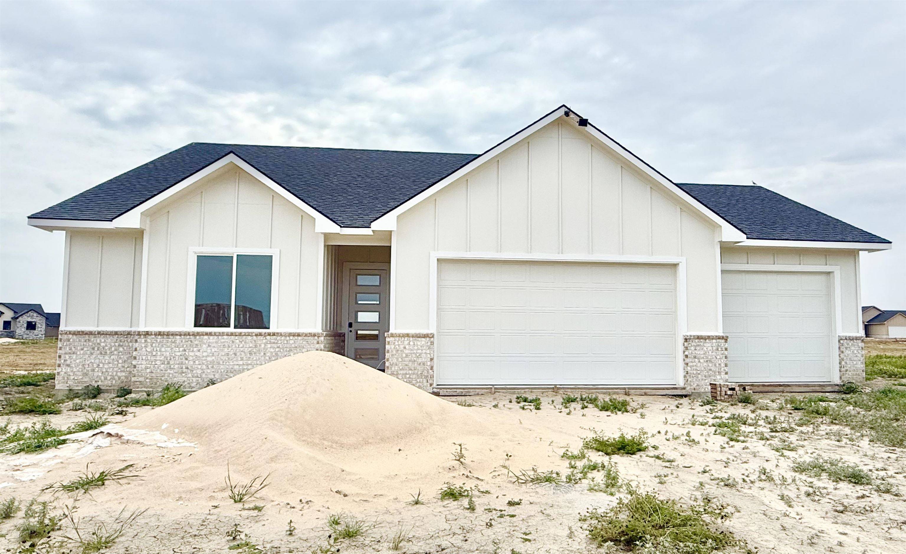 5503 N Toben Ct, Bel Aire, KS 67226