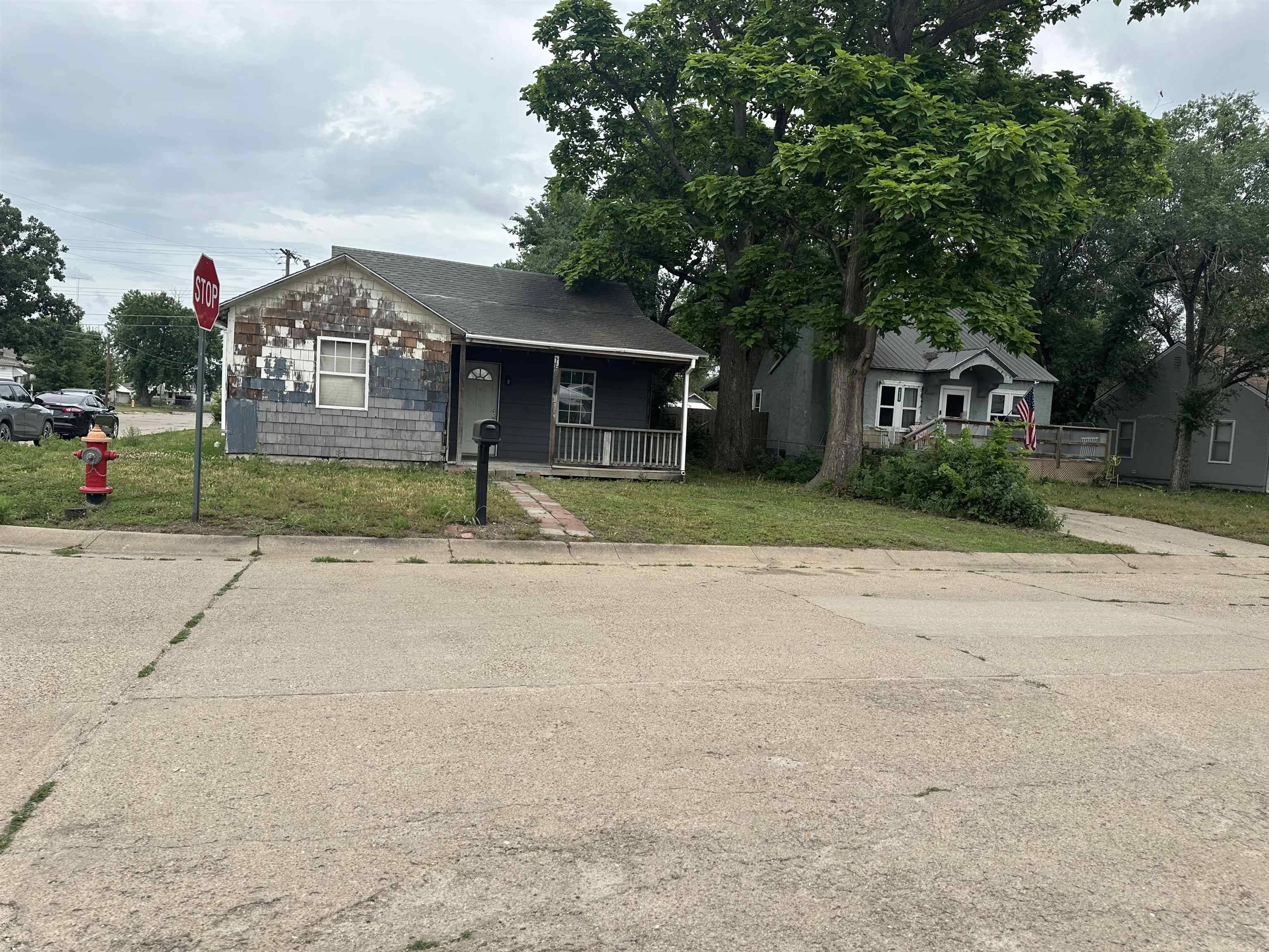 1529 N C St., Wellington, KS 67152