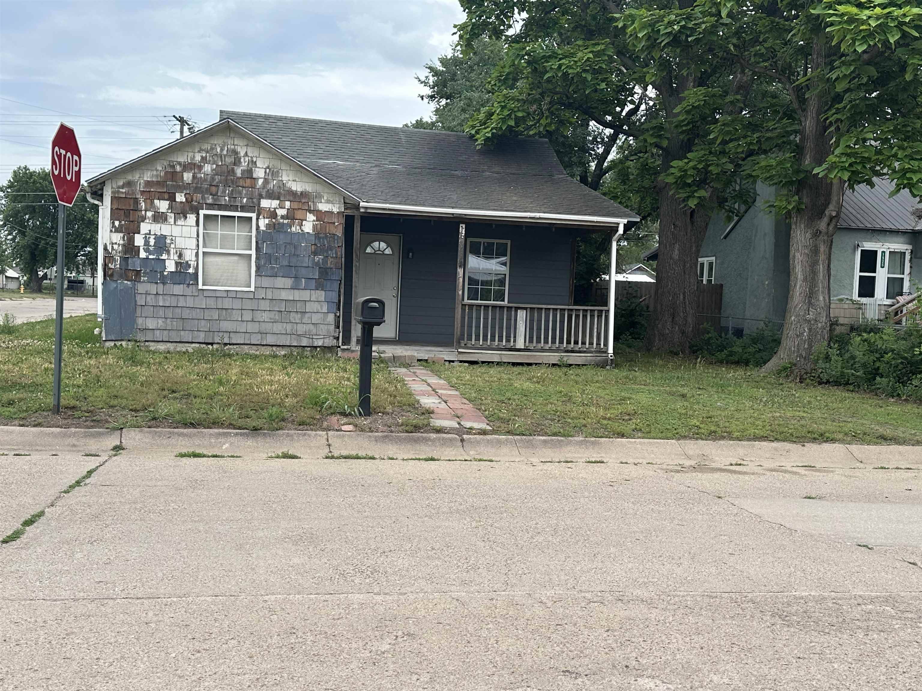 1529 N C St., Wellington, KS 67152