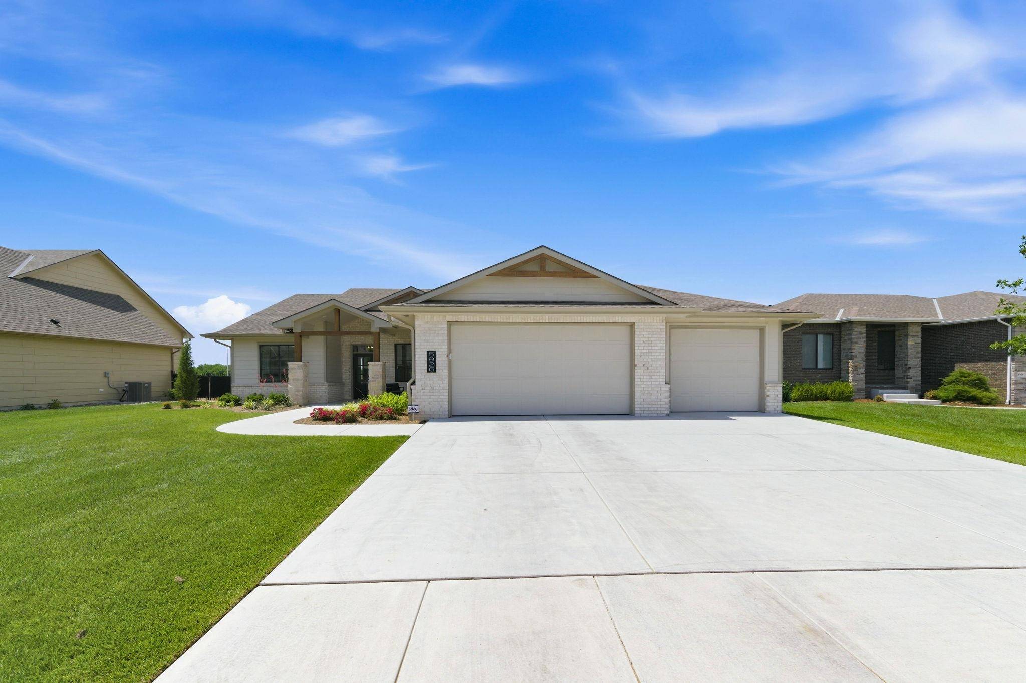 5926 E Forbes Ct., Bel Aire, KS 67220