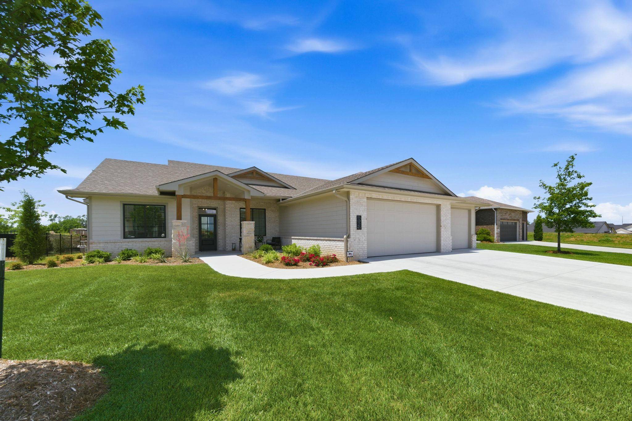 5926 E Forbes Ct., Bel Aire, KS 67220