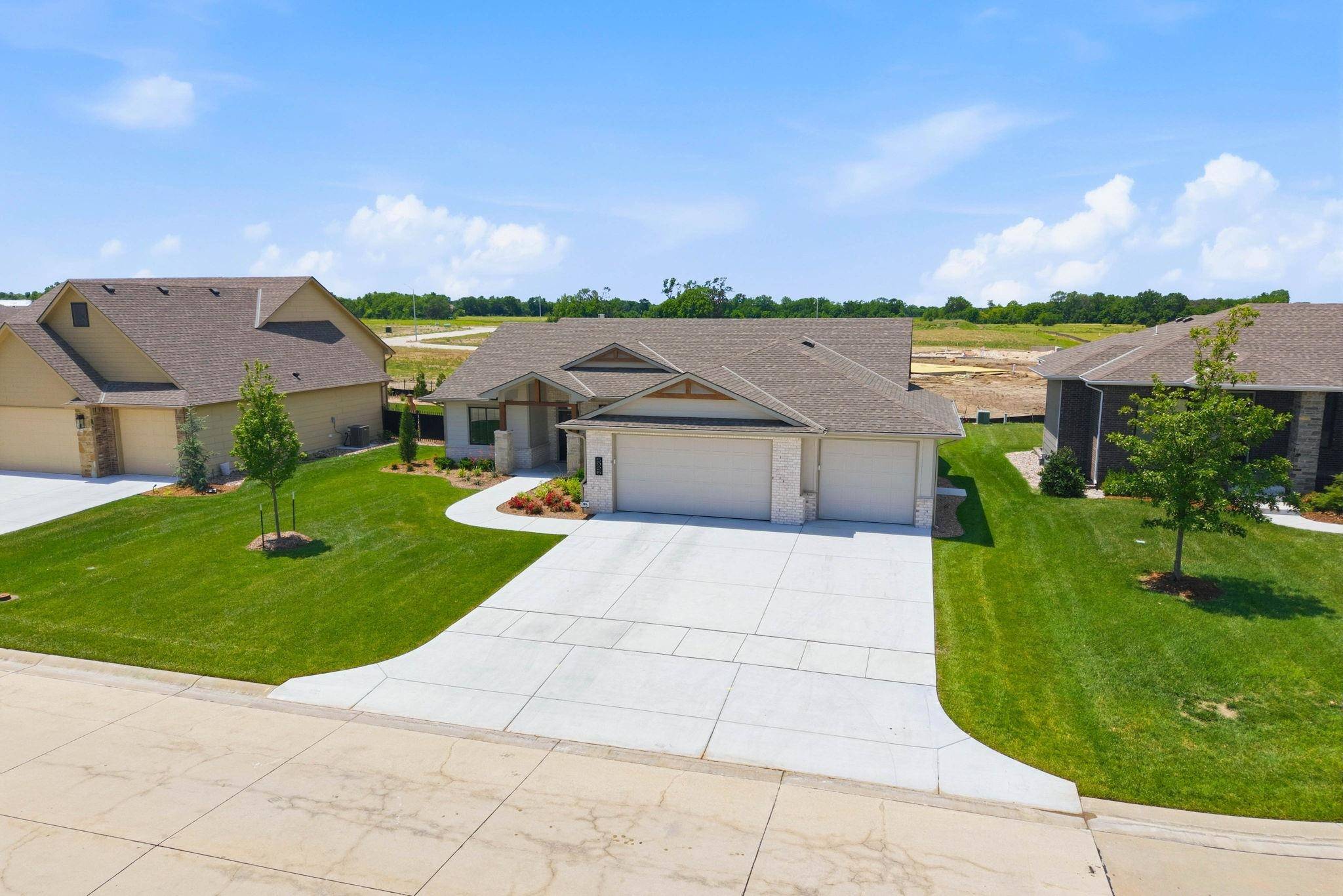 5926 E Forbes Ct., Bel Aire, KS 67220