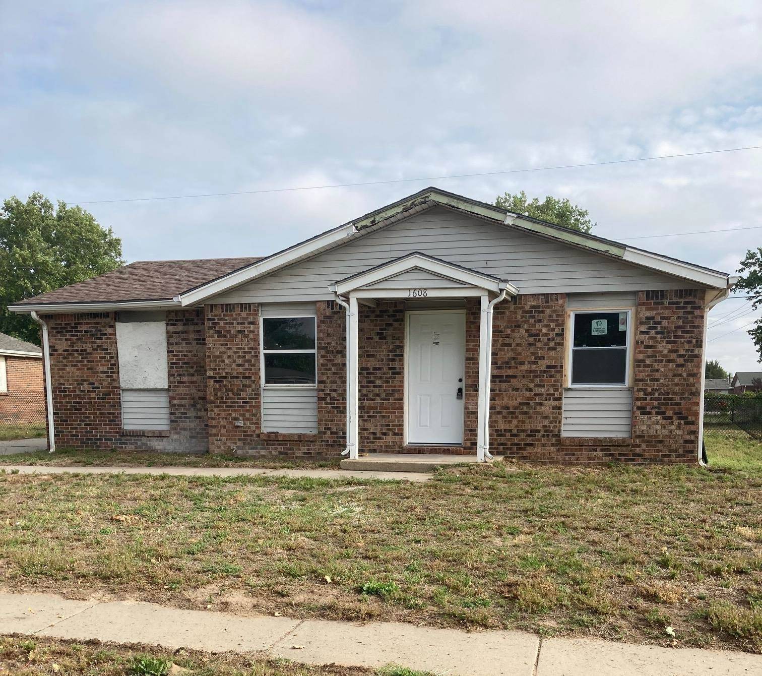 1608 E DelMar, Wichita, KS 67216