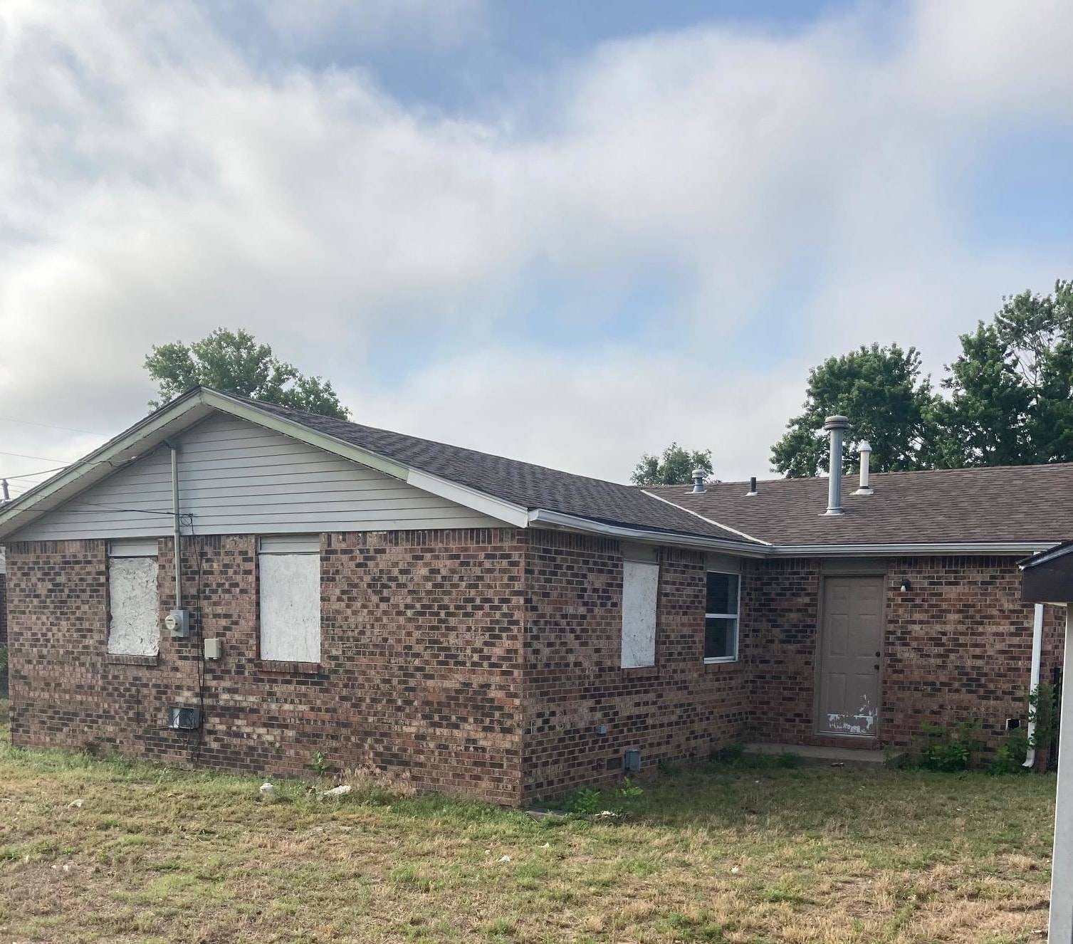 1608 E DelMar, Wichita, KS 67216
