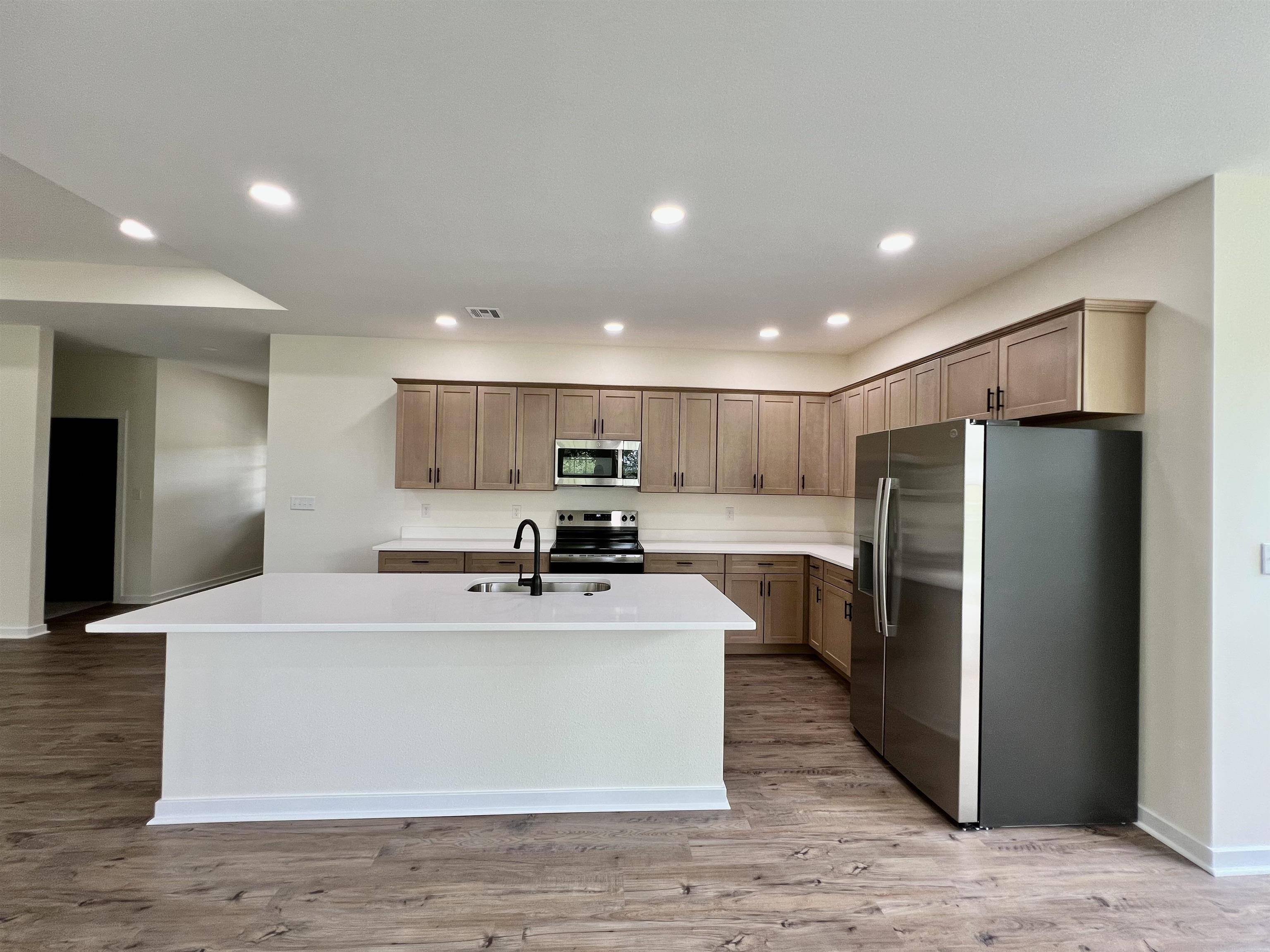 208 Castle Pines Dr, Arkansas City, KS 67005