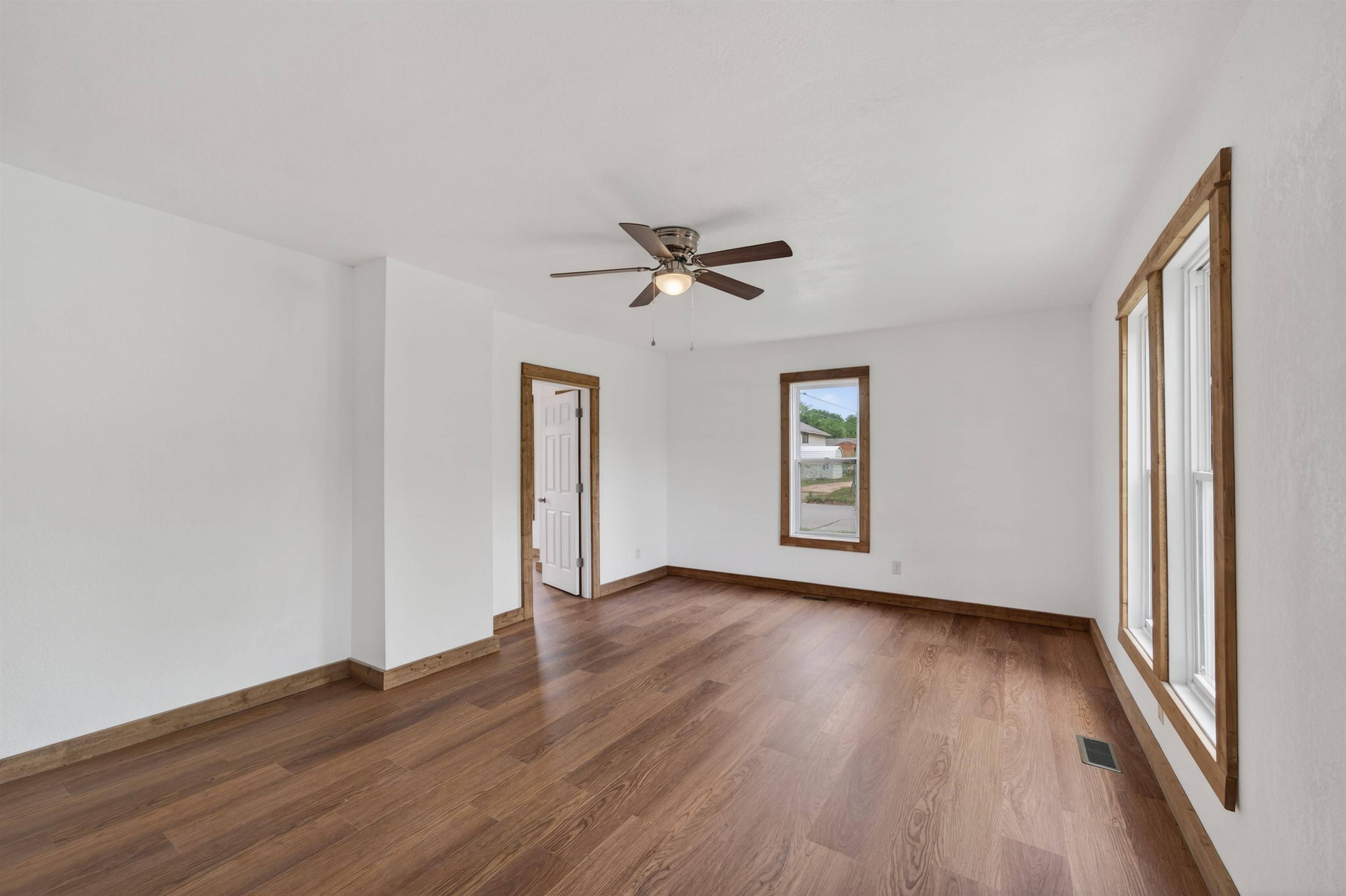 109 N Illinois, Oxford, KS 67119