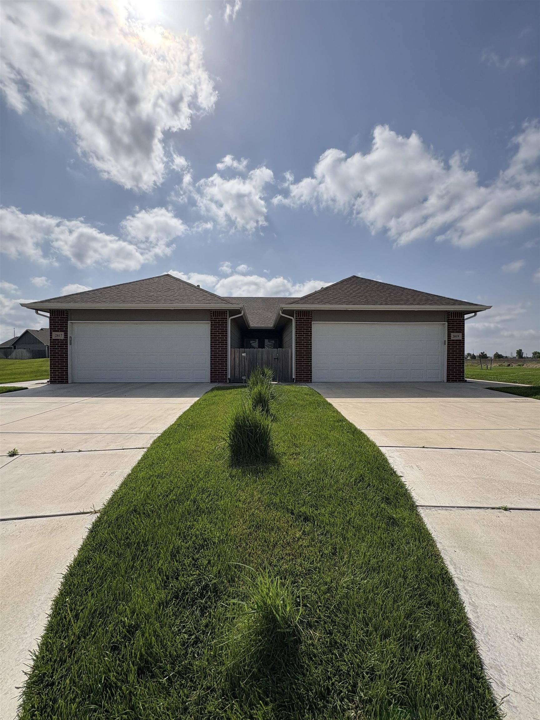2817 W 55th St N Ct, Wichita, KS 67204