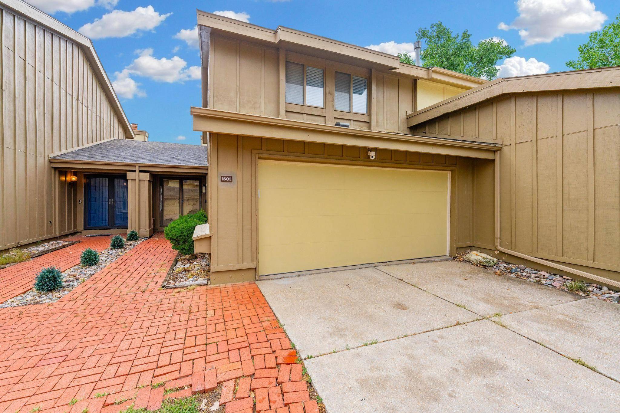 8201 E Harry, Wichita, KS 67207