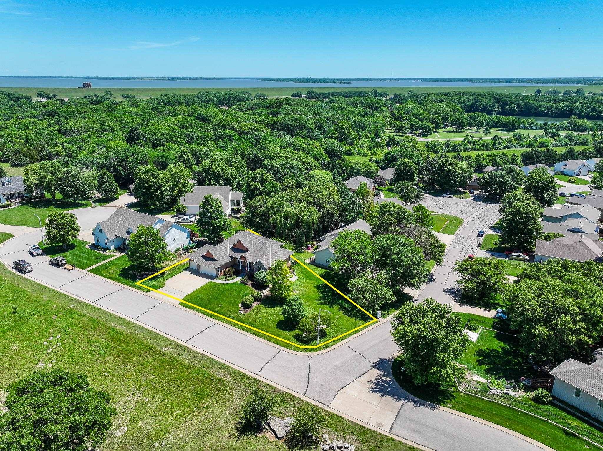 1910 N Jason Dr, El Dorado, KS 67042