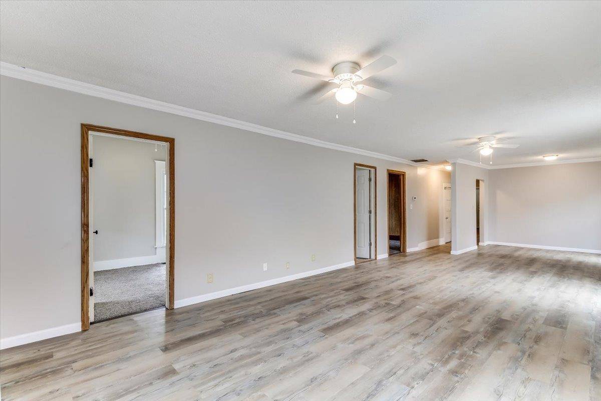 313 E Lincoln, Wellington, KS 67152