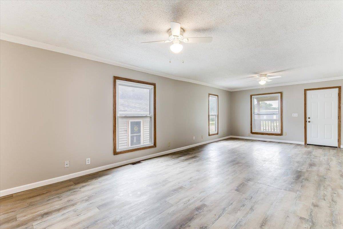 313 E Lincoln, Wellington, KS 67152