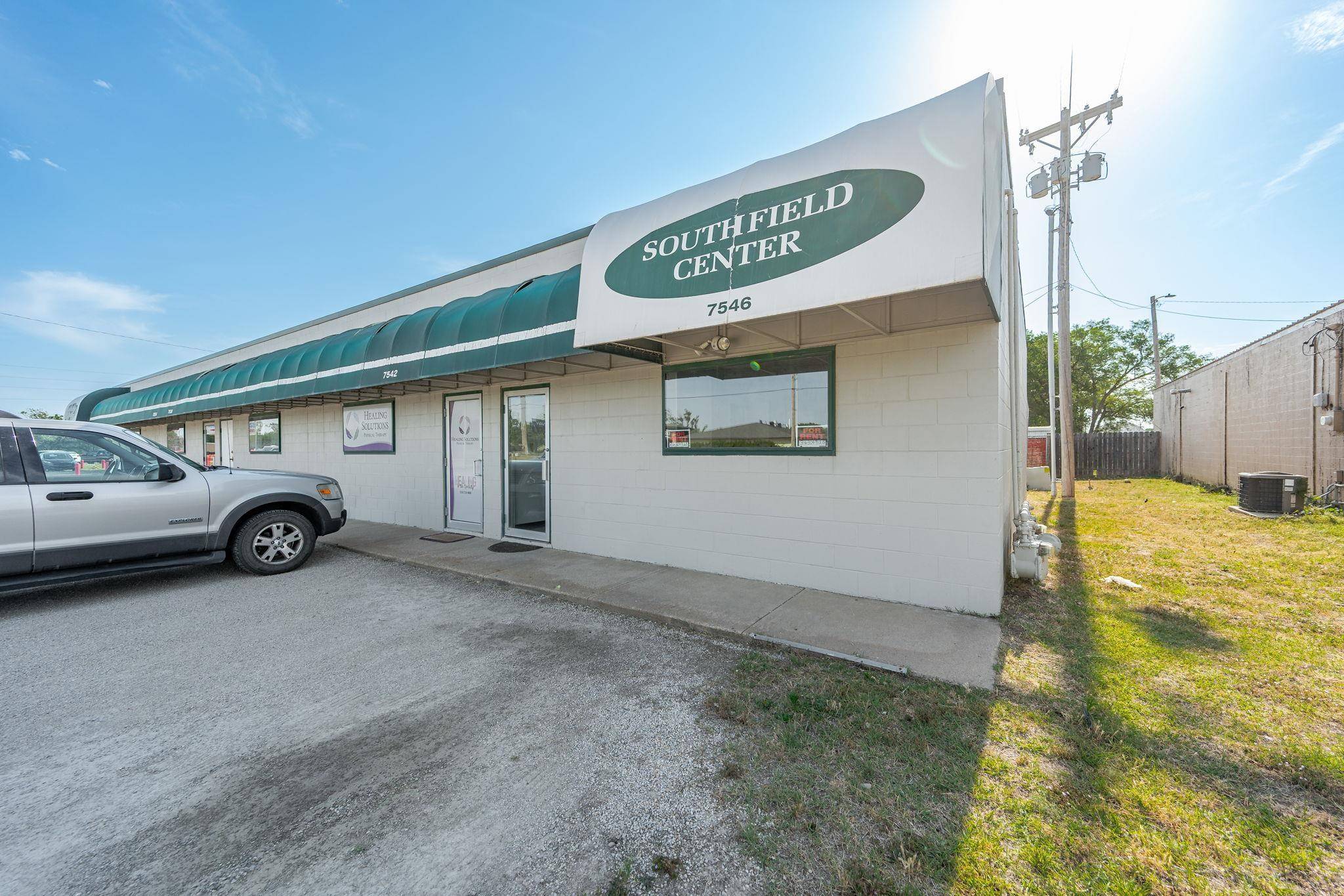 7530 S Broadway, Haysville, KS 67060