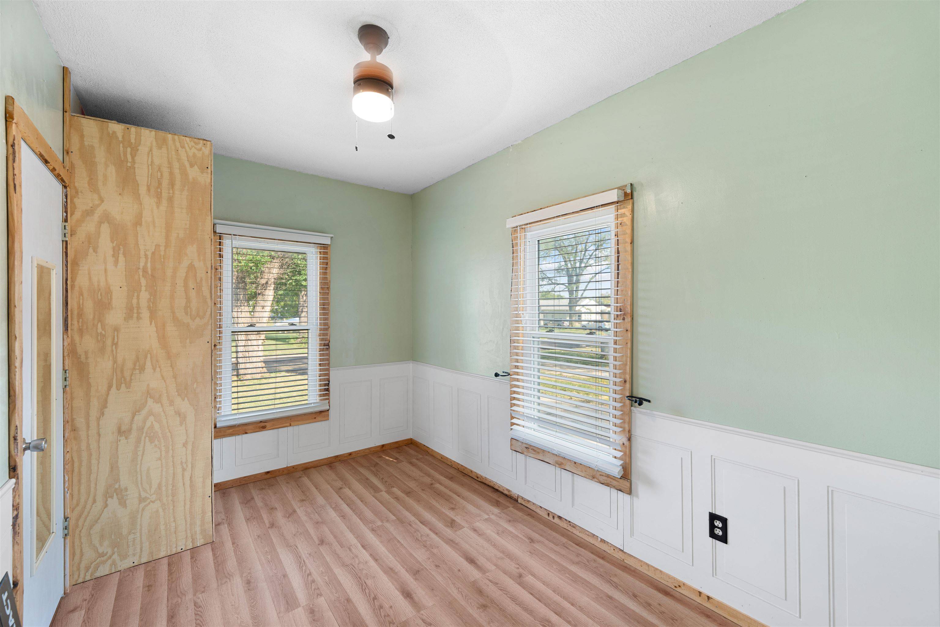 725 Argyle, Minneapolis, KS 67467