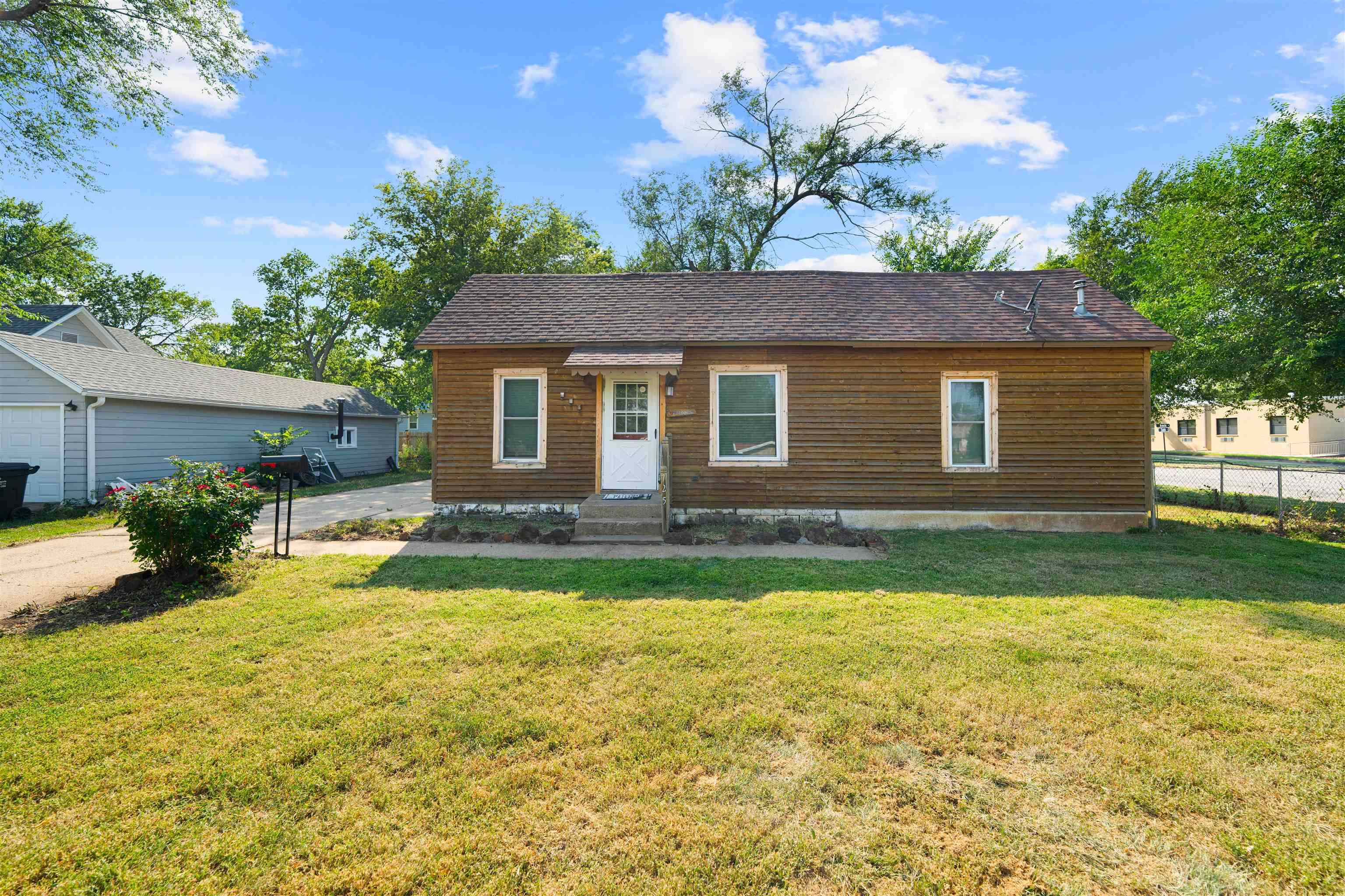725 Argyle, Minneapolis, KS 67467
