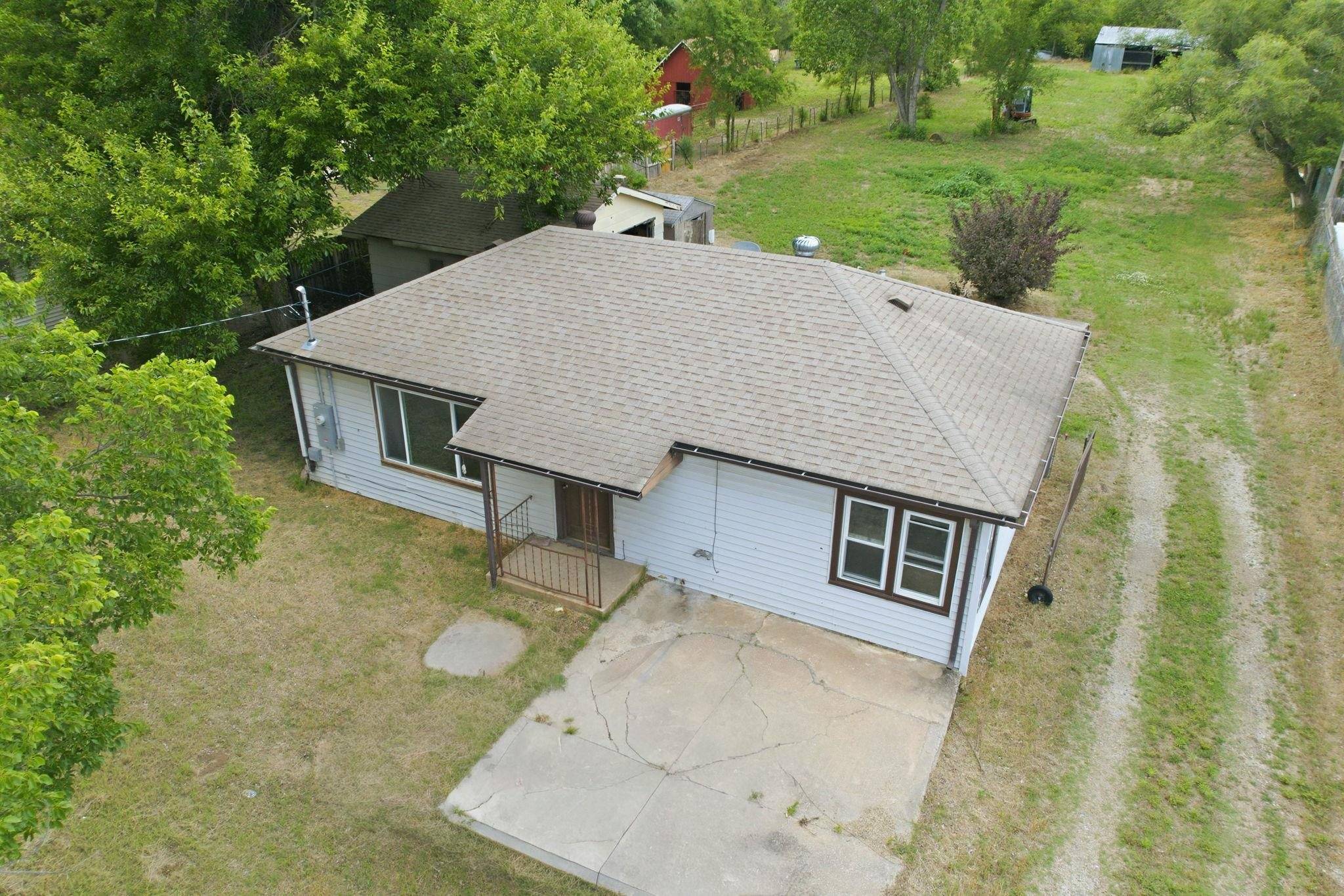 528 E 79th St S, Haysville, KS 67060