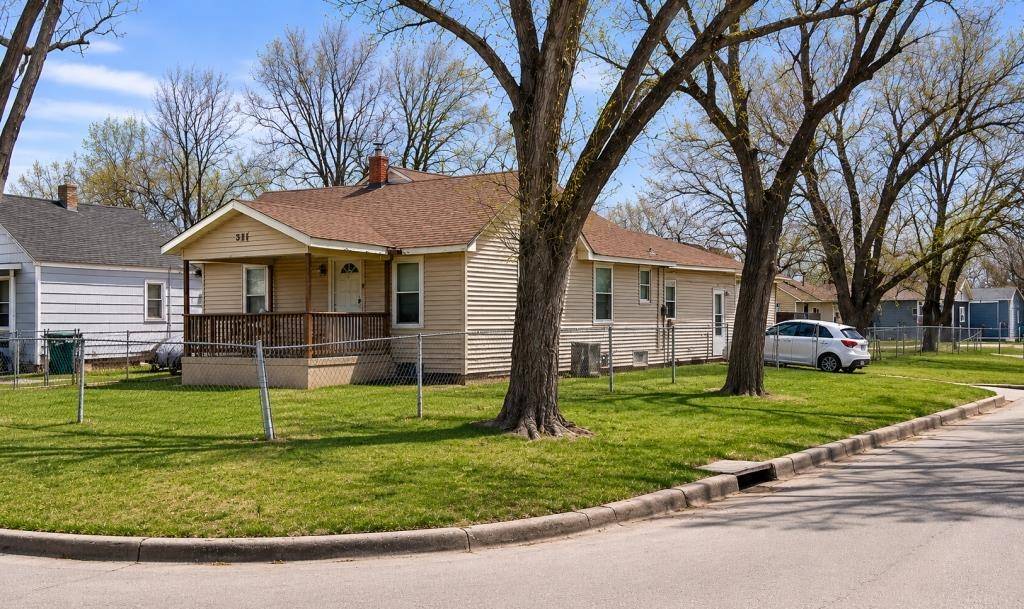 1301 S Vine St, Wichita, KS 67213