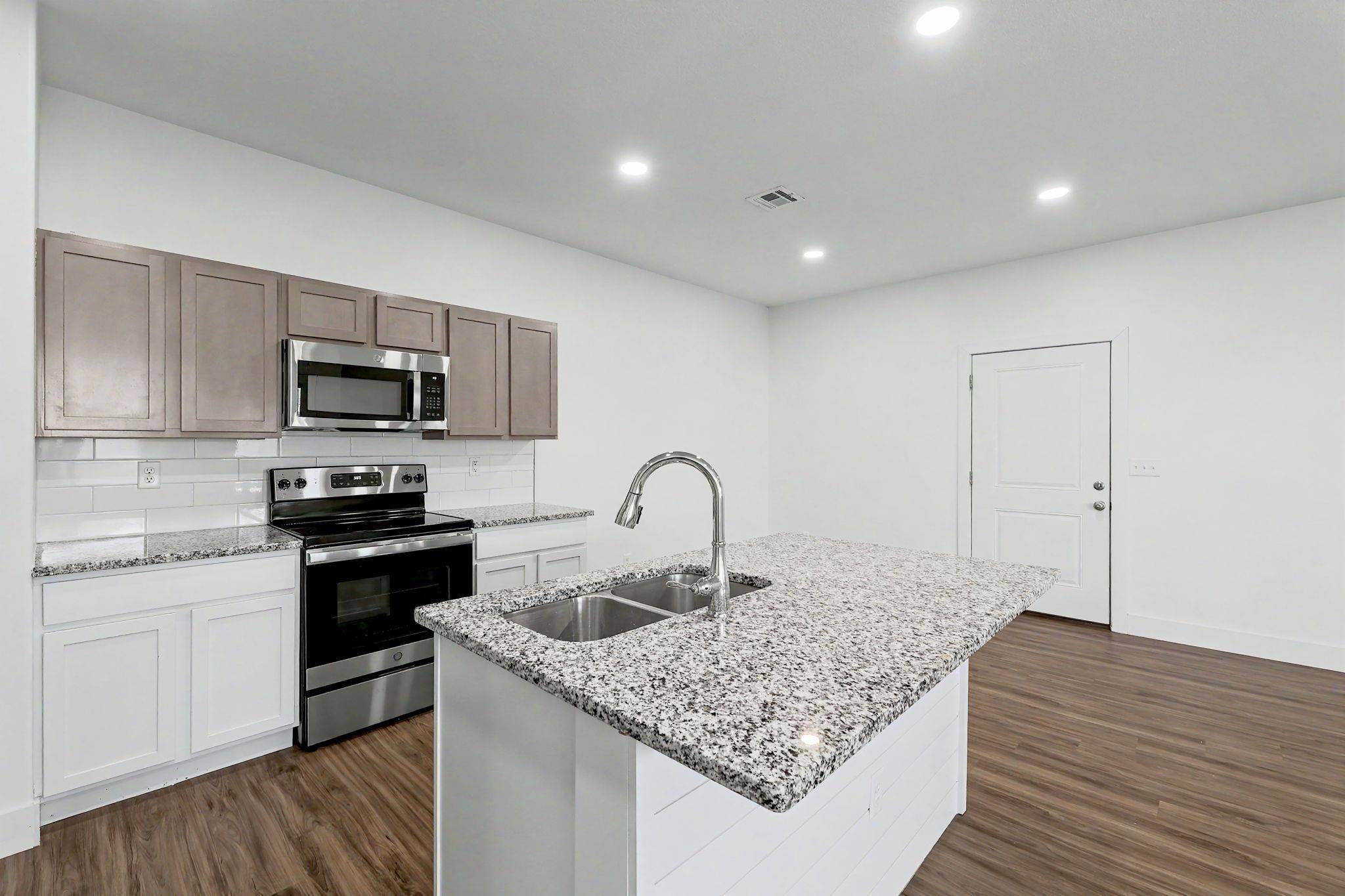 5752 E Bristol Street, Wichita, KS 67220