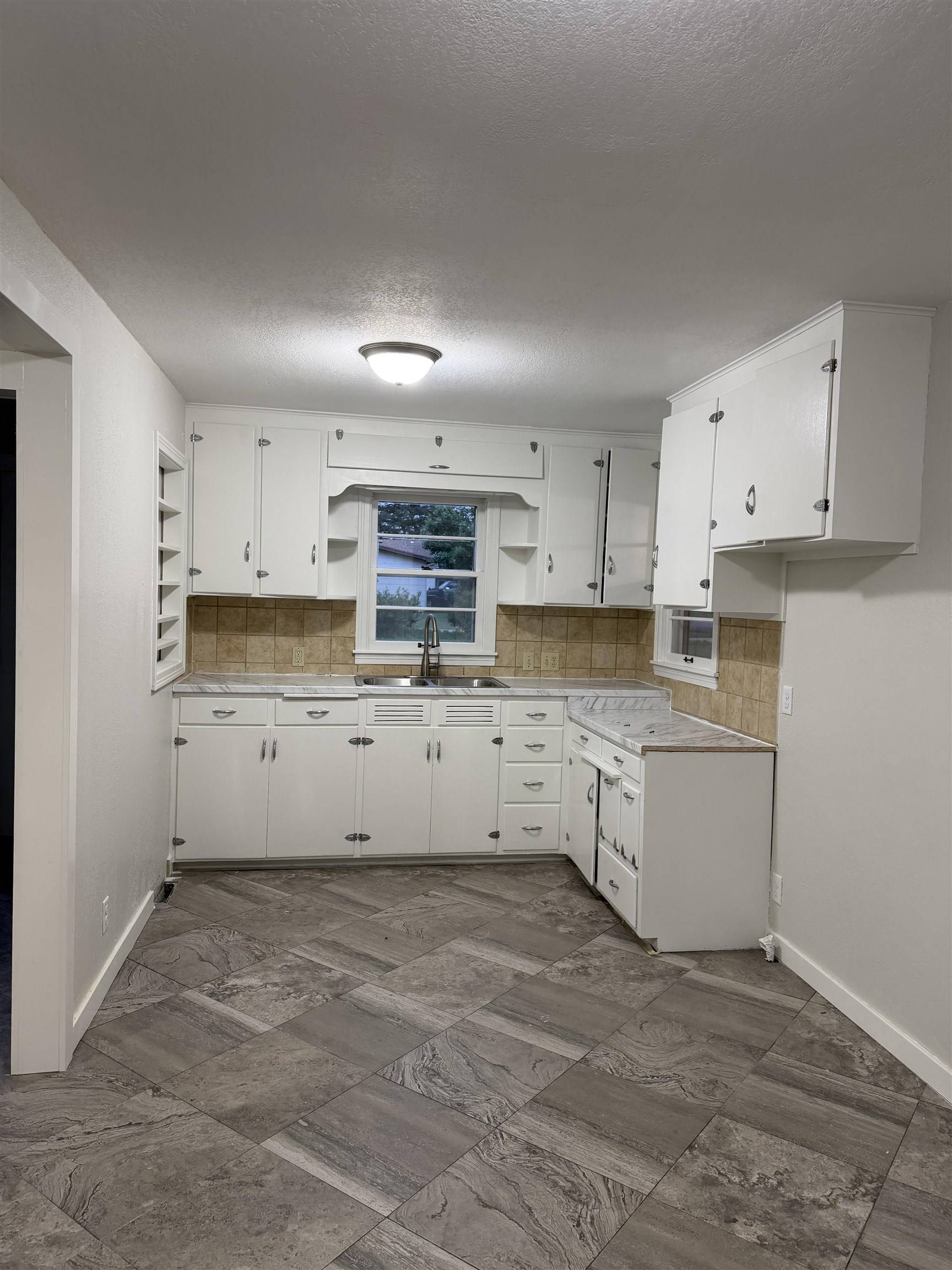 901 E 4th, Ellsworth, KS 67439