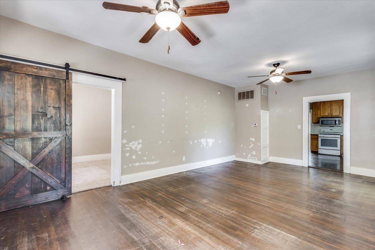 513 S 1st Ave, Mulvane, KS 67110