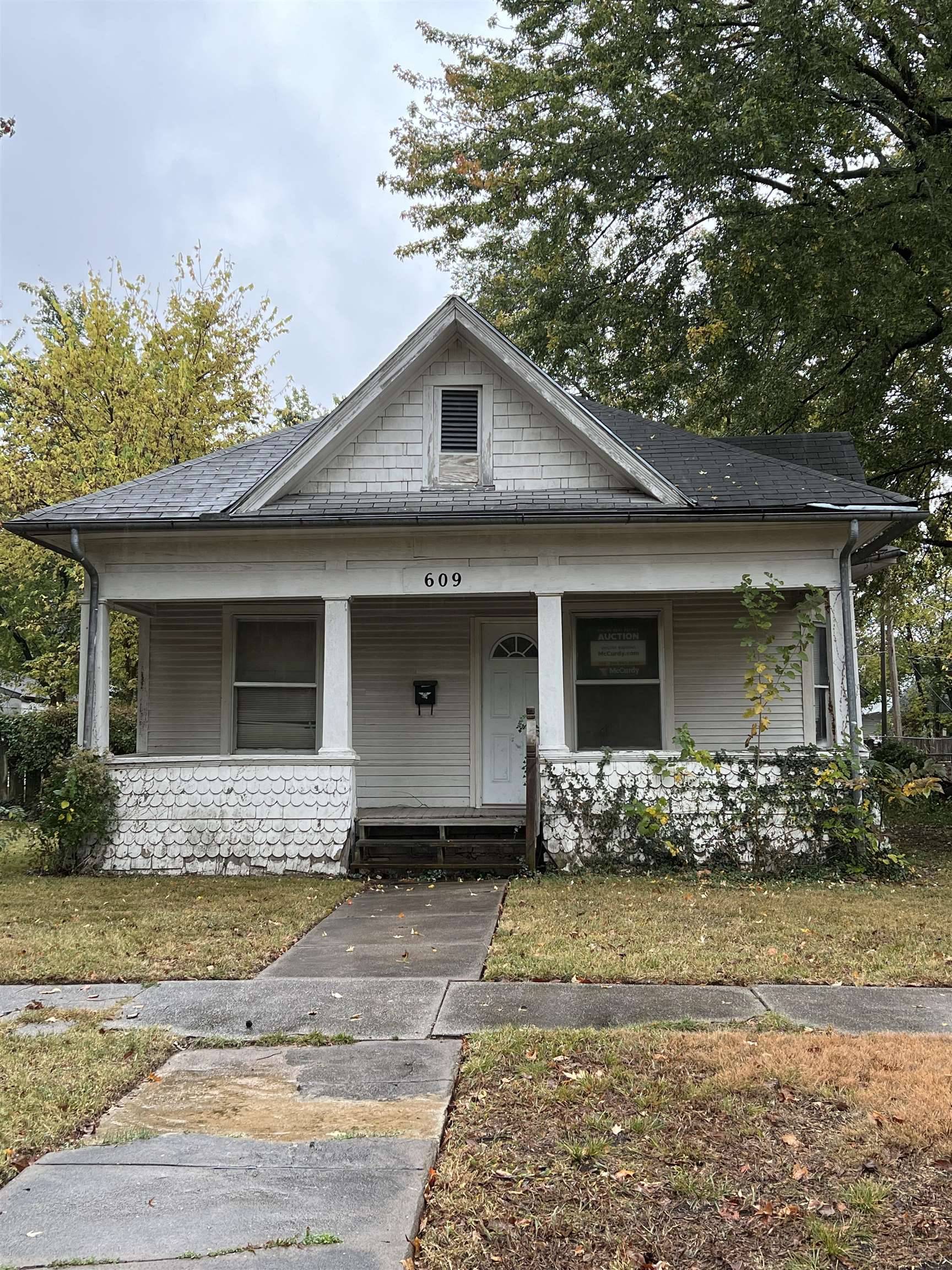 609 E 13th, Winfield, KS 67156