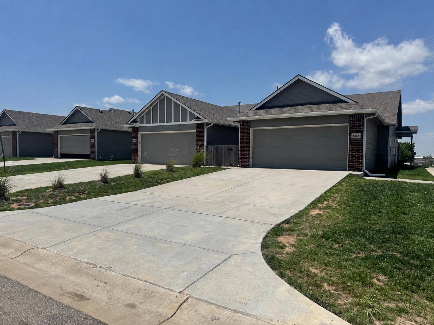 8010-8012 E 34th Ct S, Wichita, KS 67210-1512