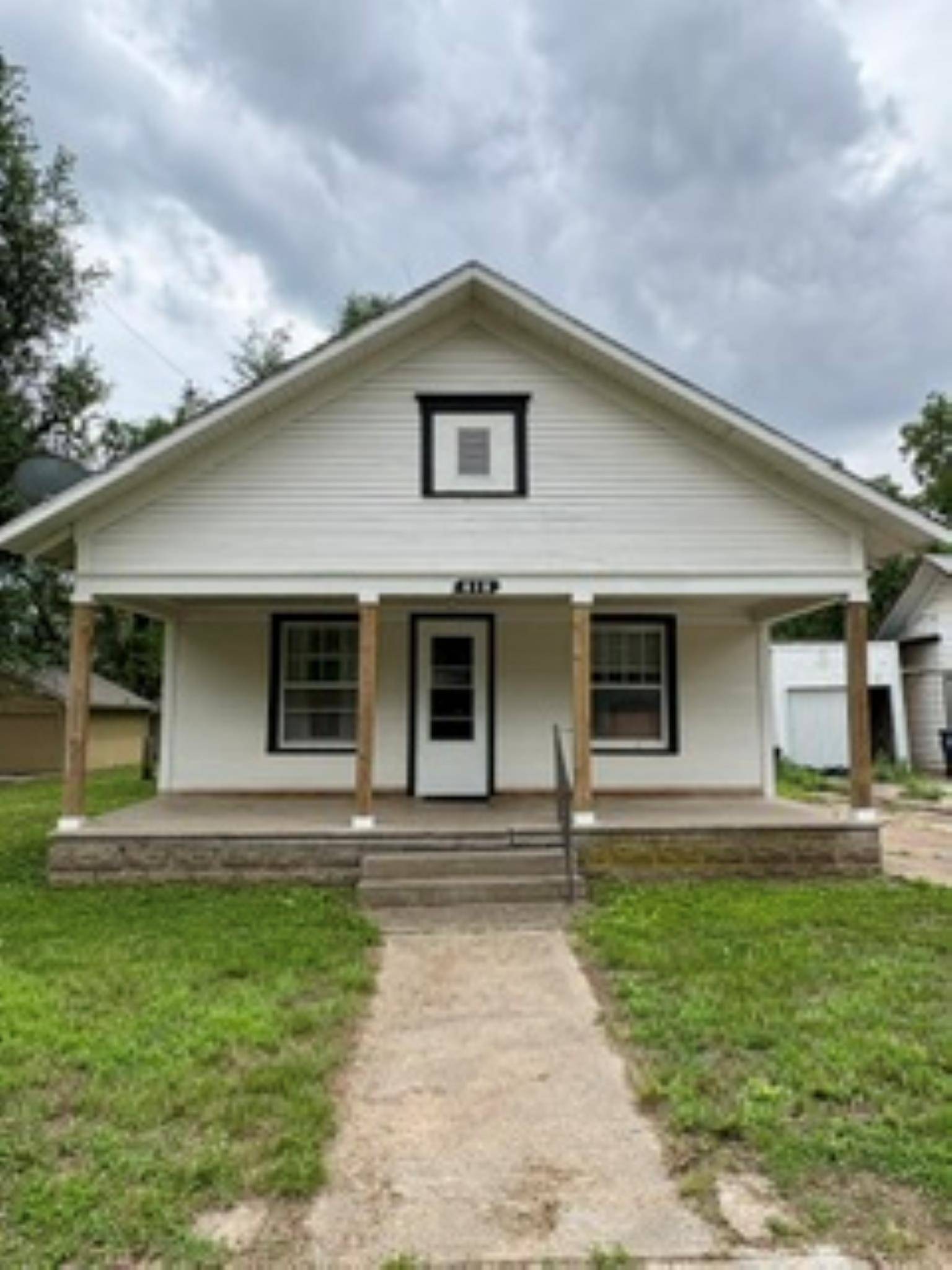 619 W Locust Ave, El Dorado, KS 67042