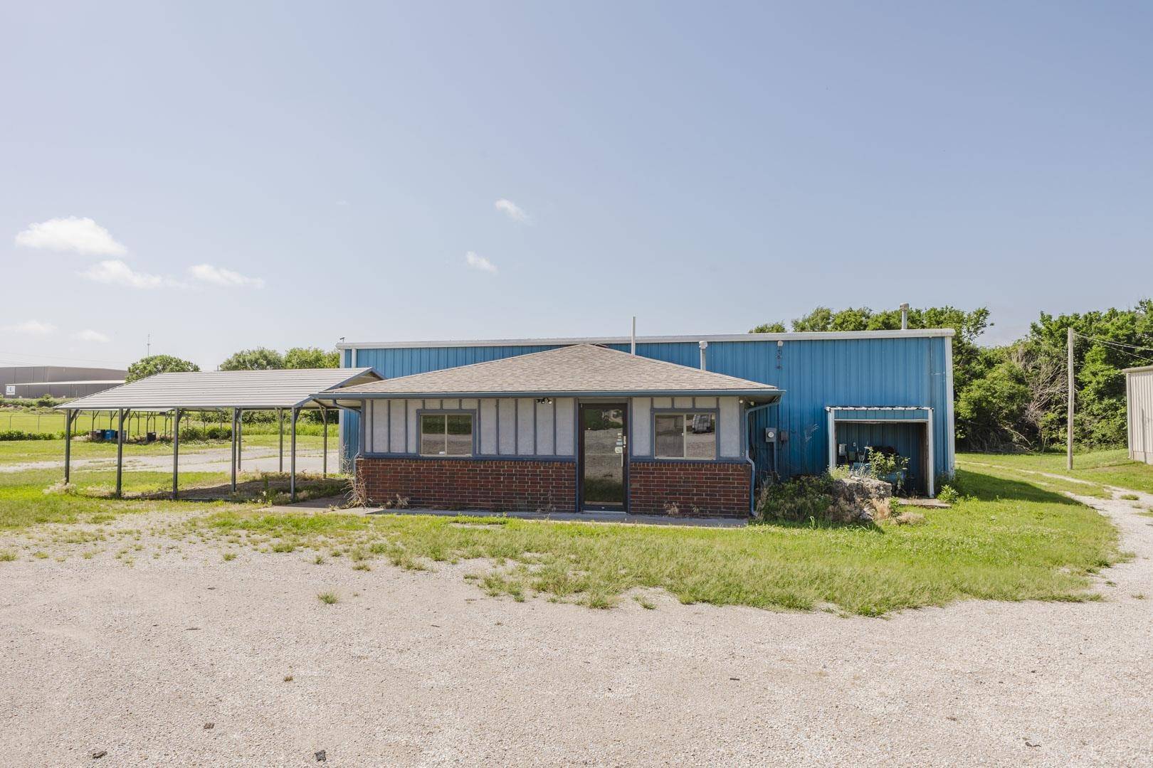 3315 E Central, Winfield, KS 67156