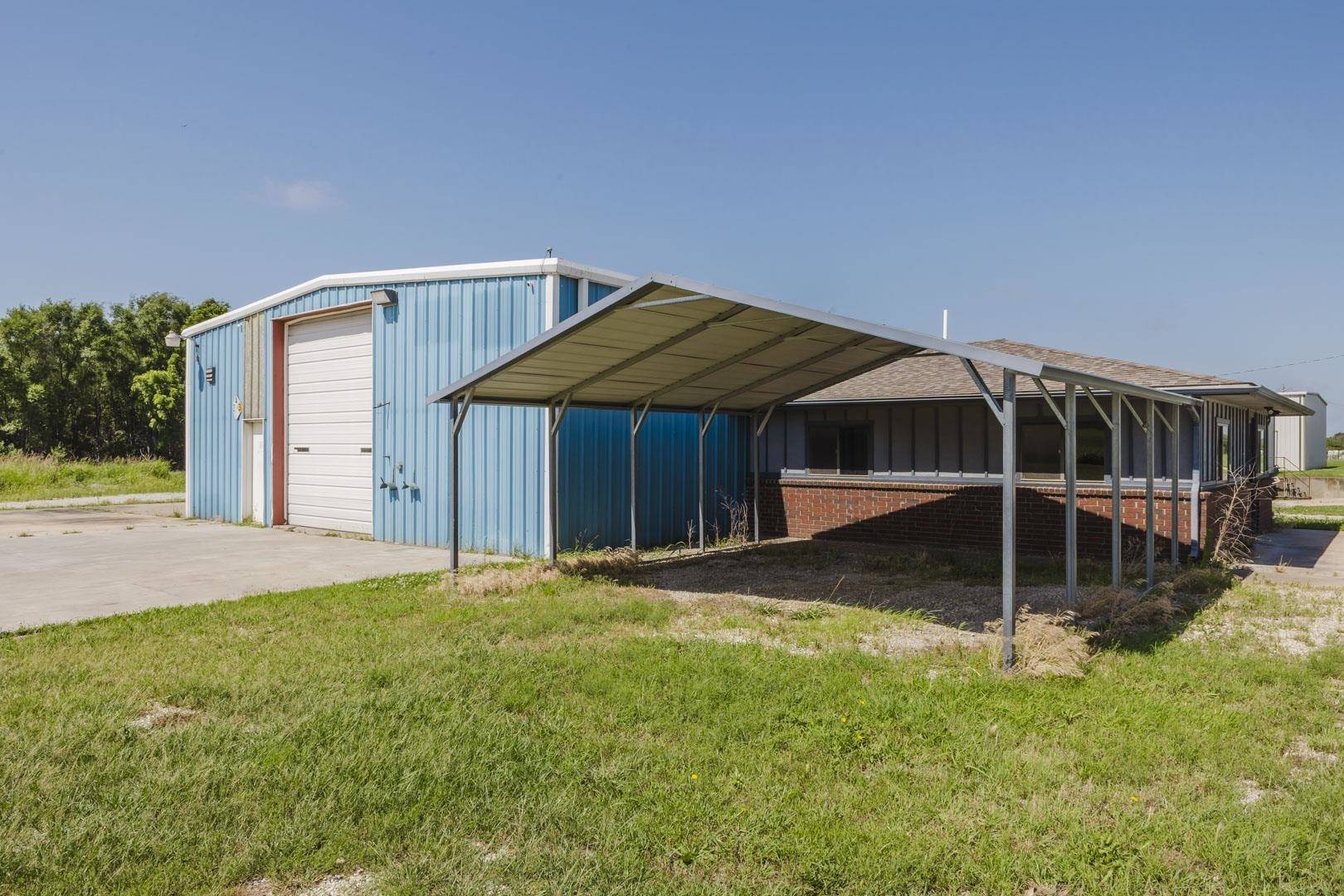 3315 E Central, Winfield, KS 67156