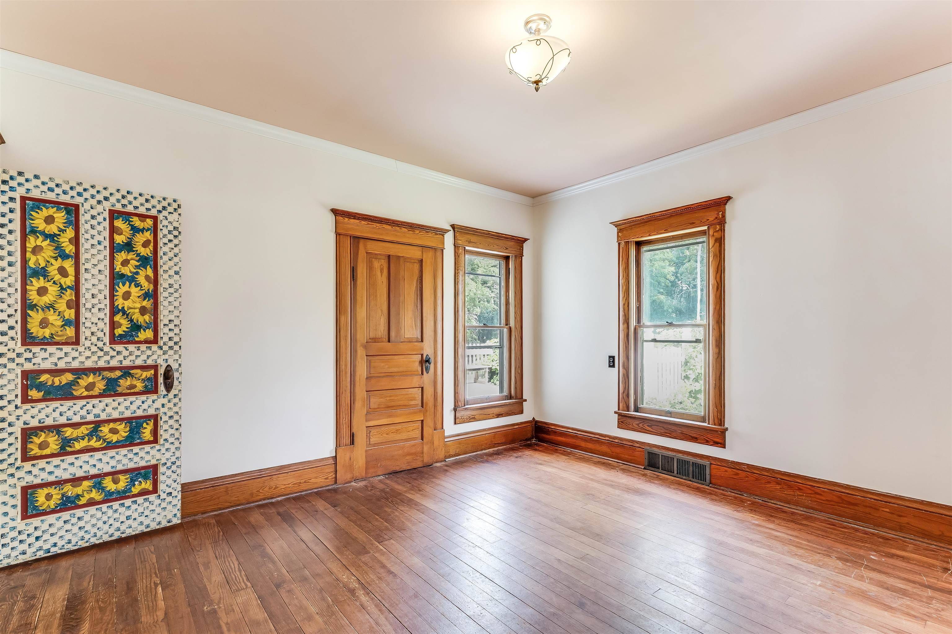13113 S Victory Rd, Haven, KS 67543