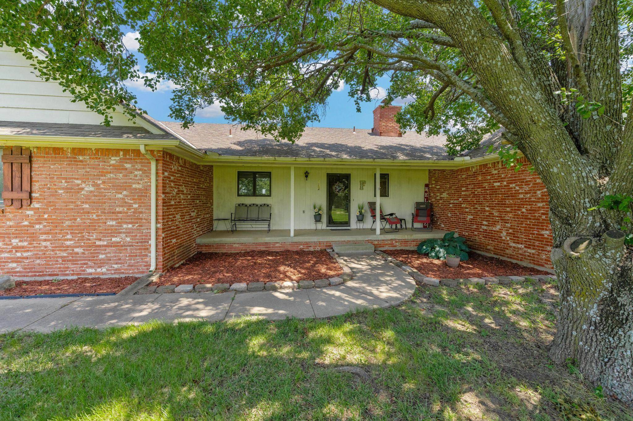 1254 N Osage Rd, Mulvane, KS 67110