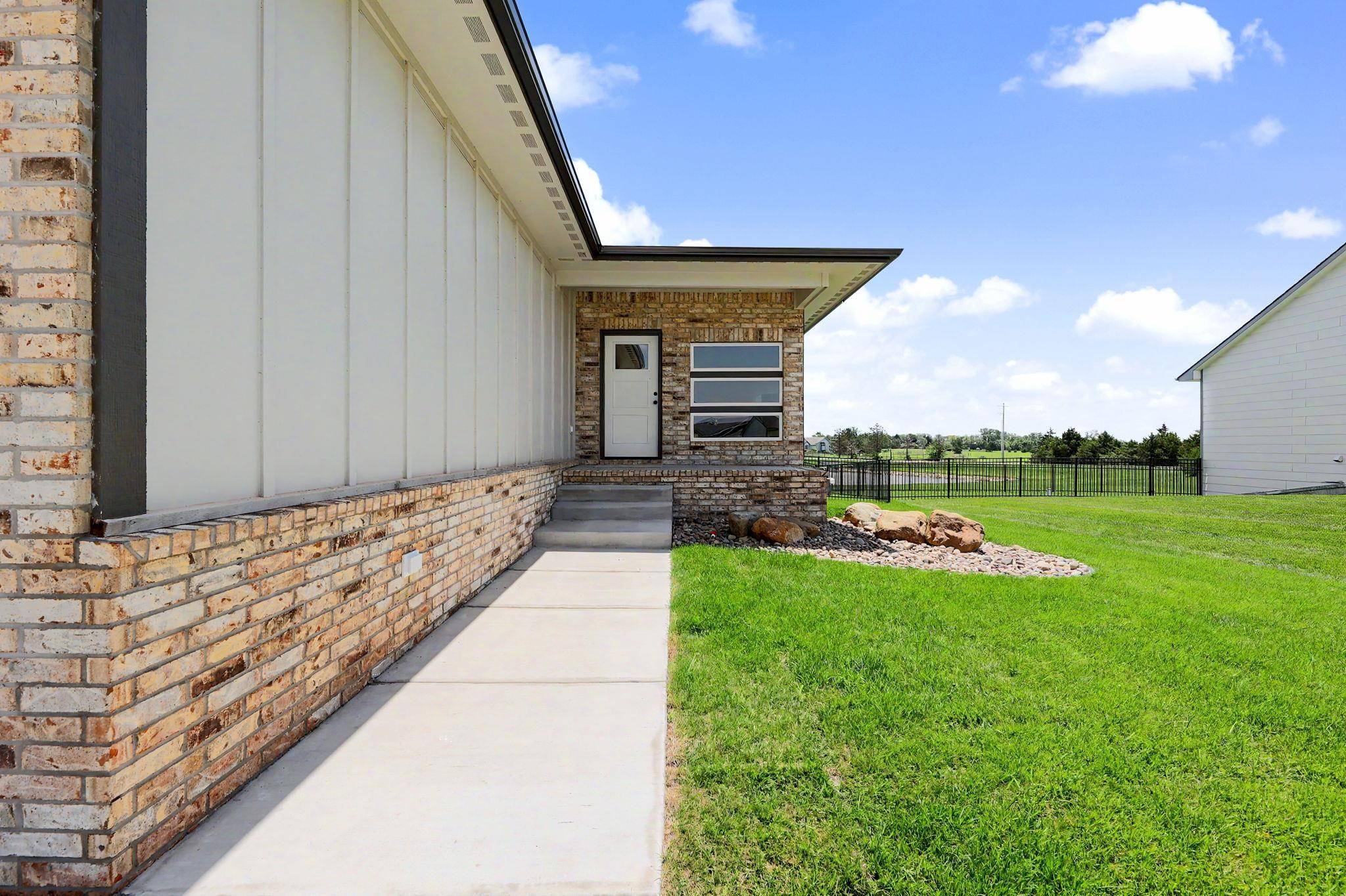 1133 W Trek Cir, Goddard, KS 67052