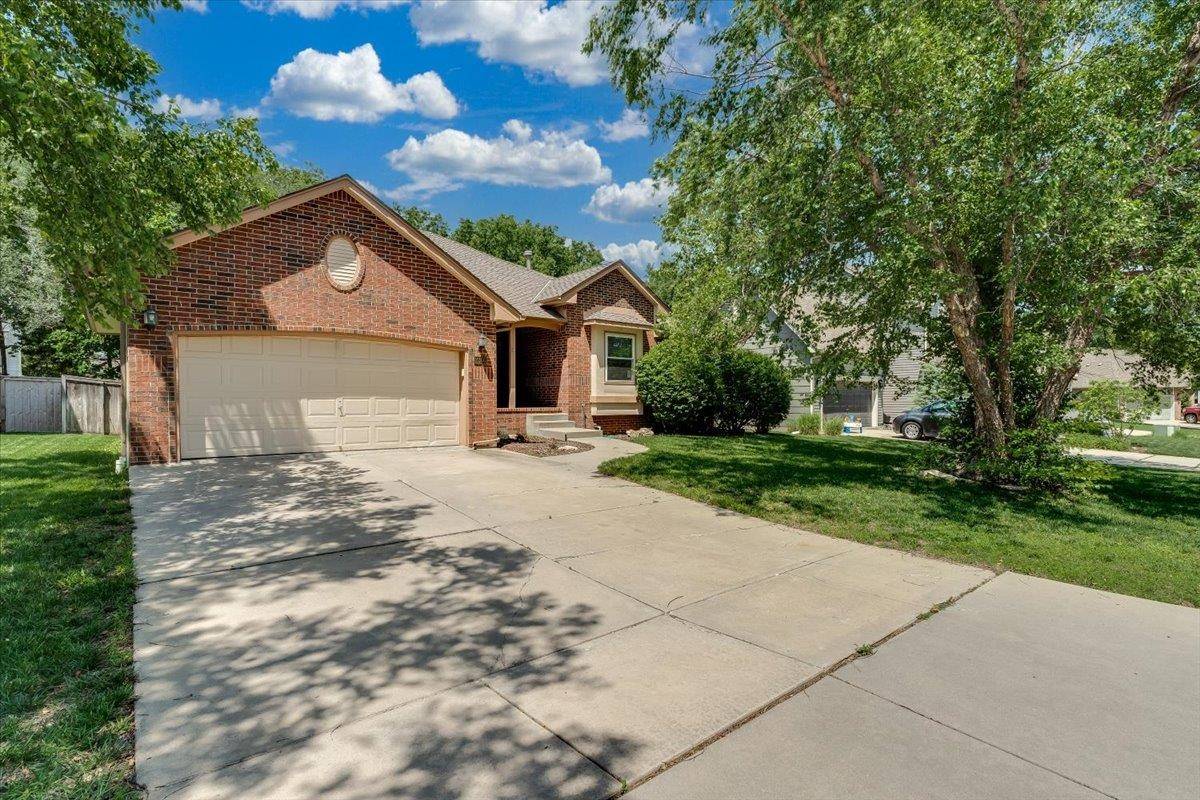 2366 N Vinegate Ct, Wichita, KS 67226