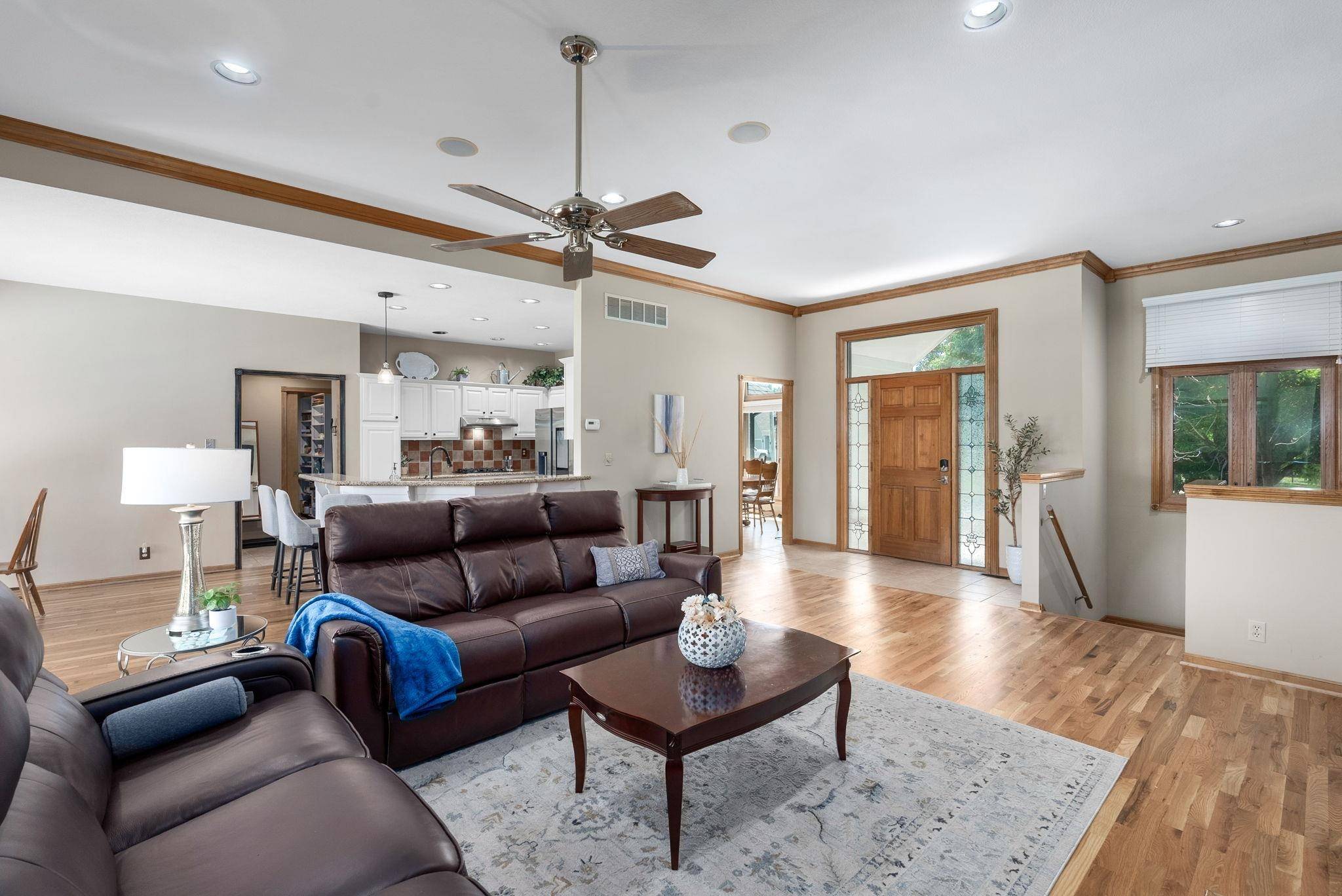 8024 E Greenbriar Ct, Wichita, KS 67226